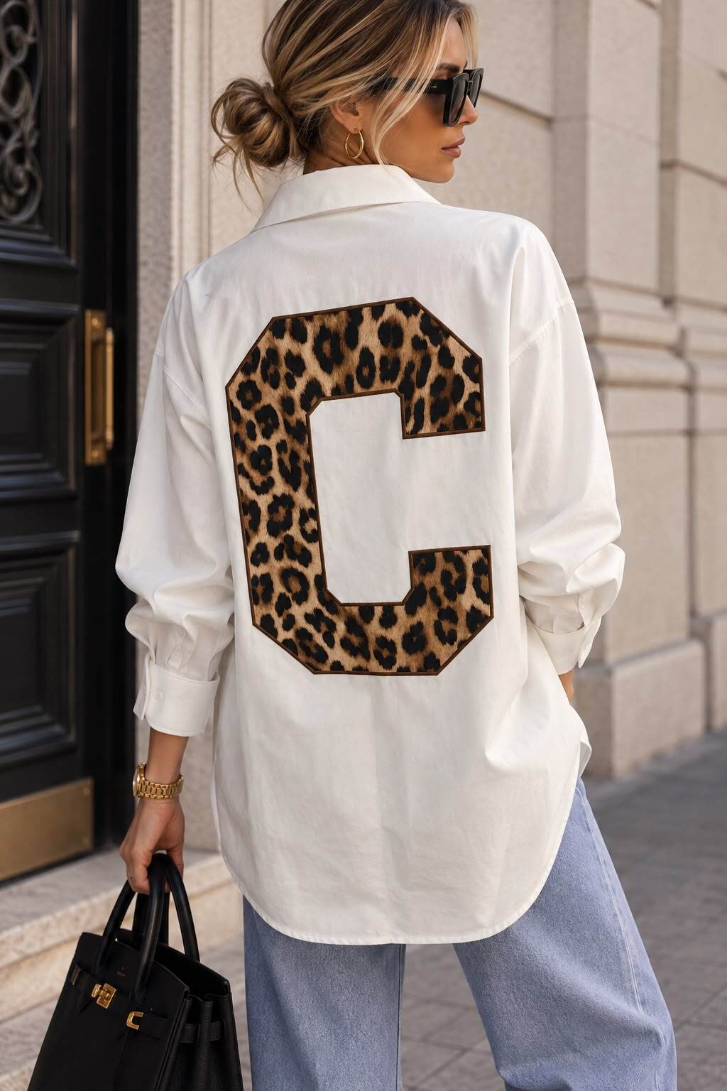 Grossiste Emma & Ashley design - Chemise Oversize Chic à Maxi Lettre Léopard au Dos – Style Casual & Tendance