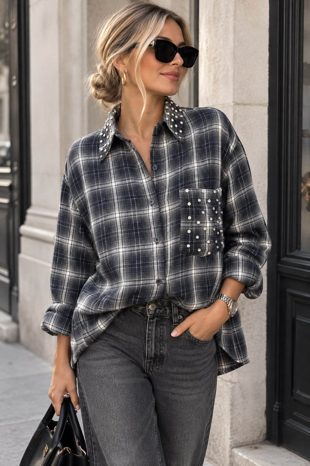 Grossiste Emma & Ashley design - Chemise Femme à Carreaux et Strass Scintillants – Col Bijou et Poche Fantaisie – Style Casual Chic