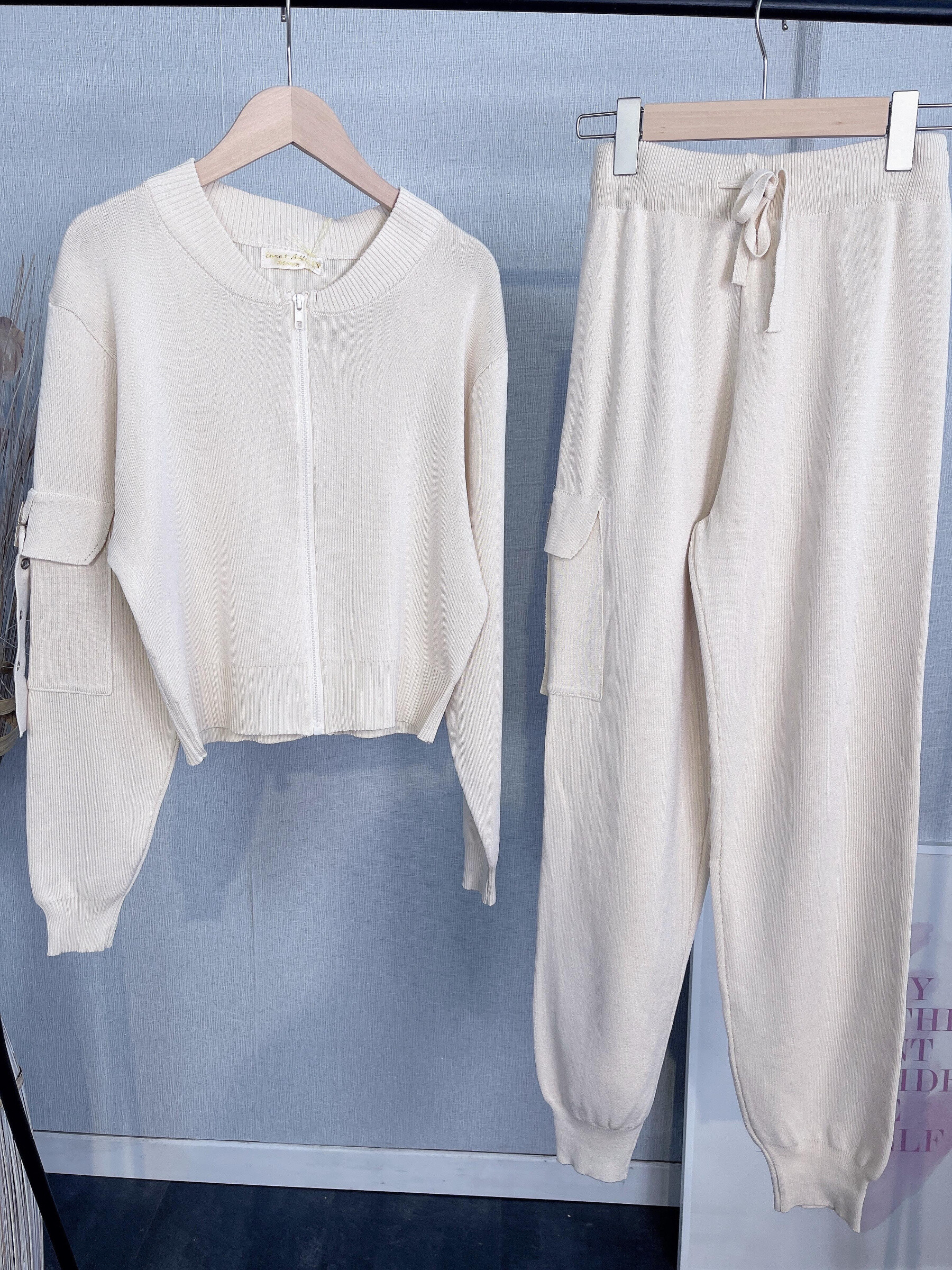 Wholesaler Emma & Ashley design - 2 PIECE SET