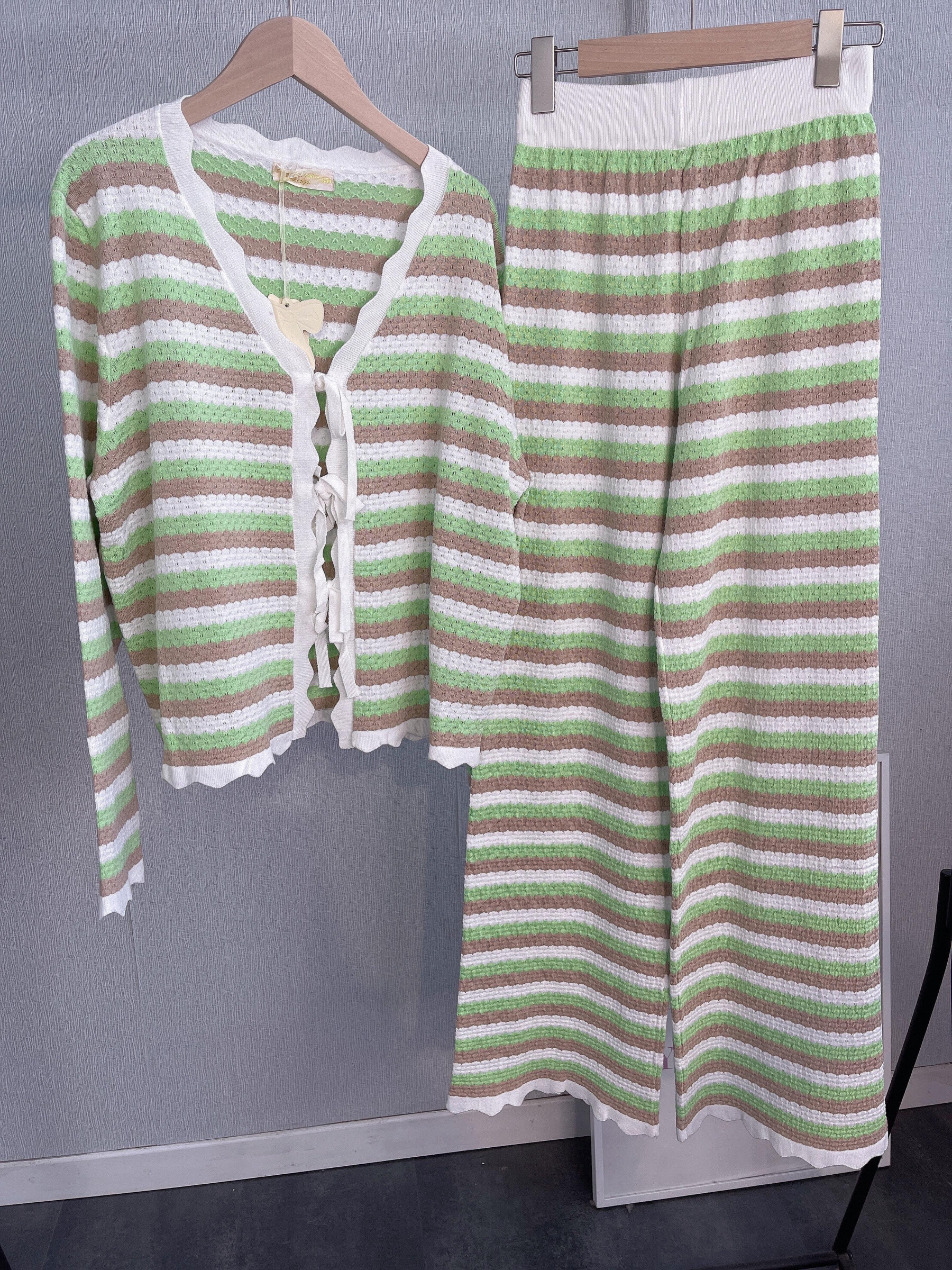 Wholesaler Emma & Ashley design - STRIPED 2 PIECE SET