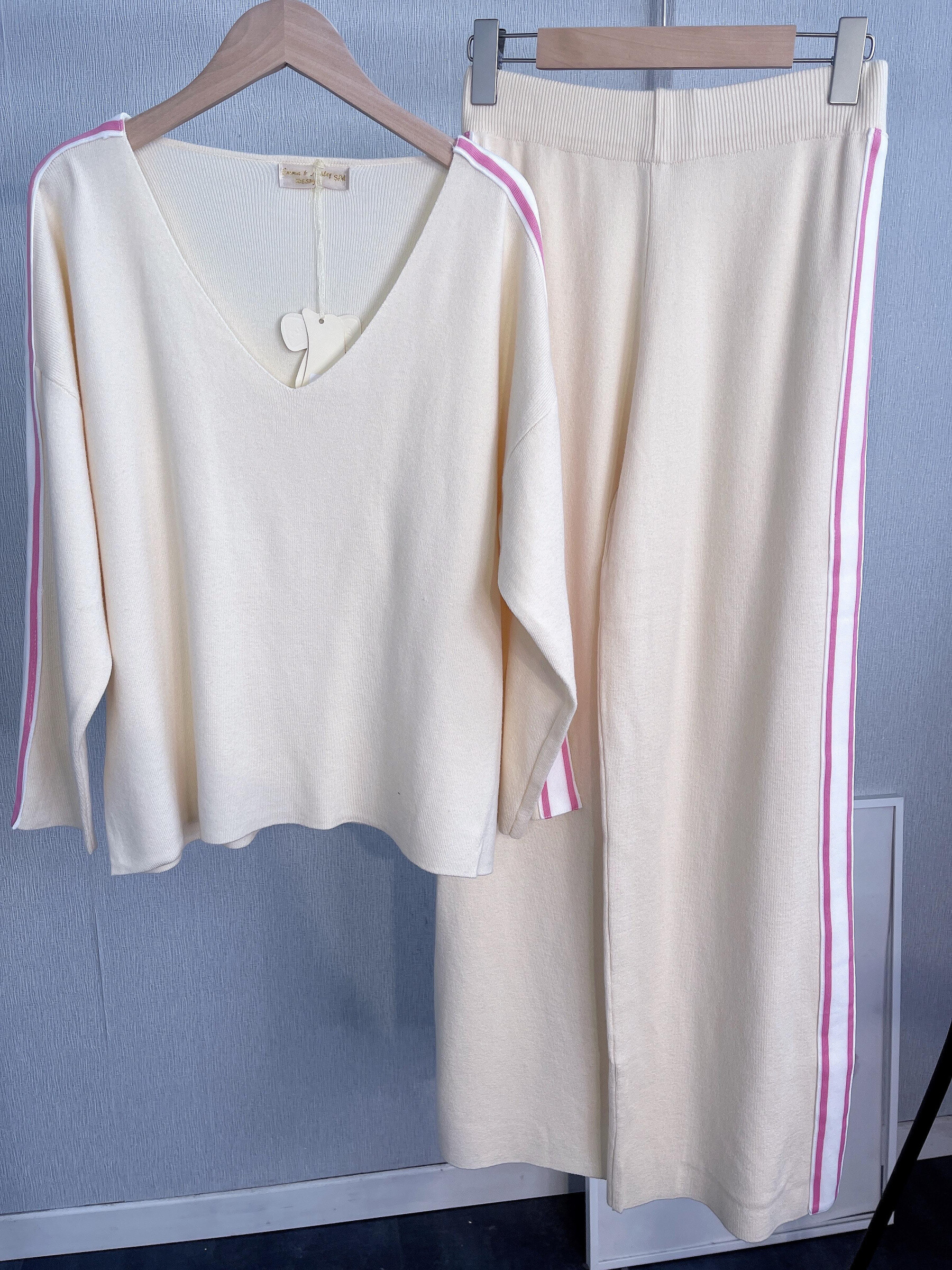 Wholesaler Emma & Ashley design - 2 PIECE SET