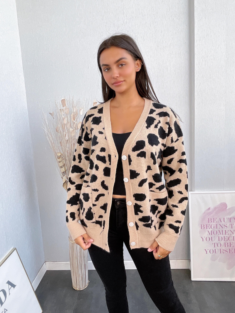 Wholesaler Emma & Ashley design - LEOPARD SWEATER VEST WITH BUTTONS ON THE FRONT