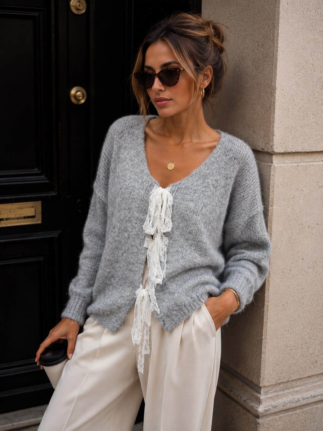 Grossista Emma & Ashley design - Cardigan in Maglia Morbida con Laccio in Pizzo Ecru – Collezione Pre Autunno Inverno