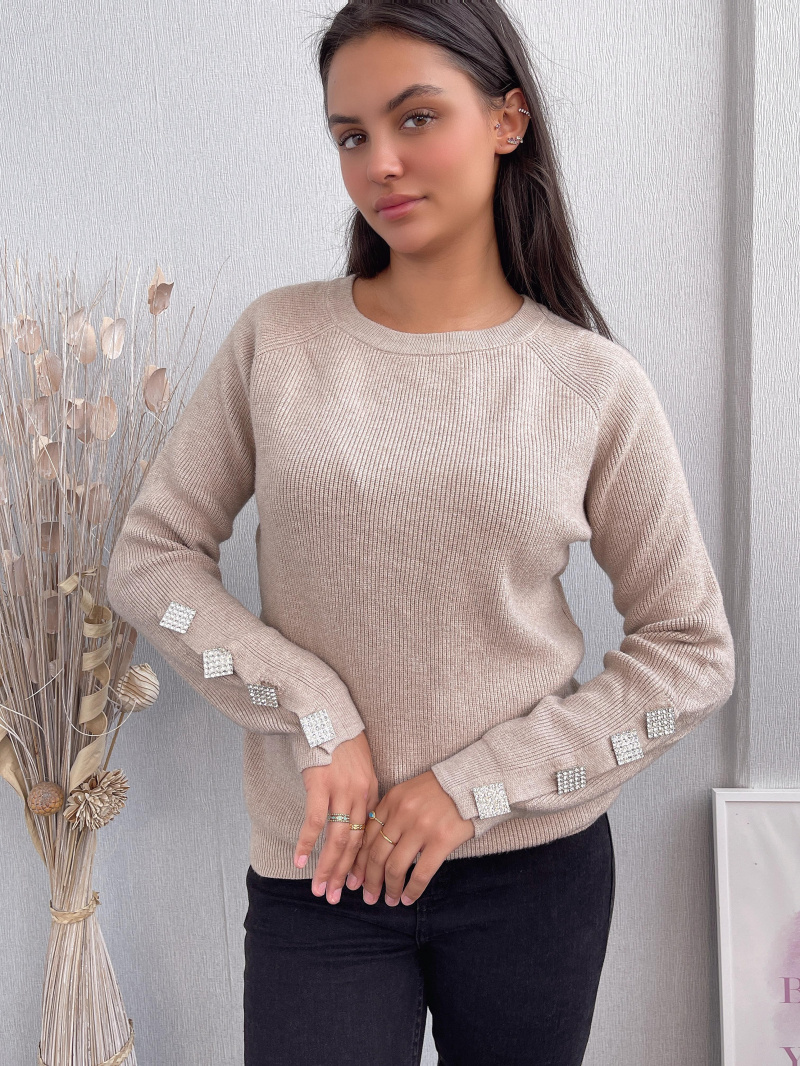 Wholesaler Emma & Ashley design - ROUND NECK AND LONG SLEEVE SWEATER WITH 4 STRASS BUTTONS ON EACH SIDE