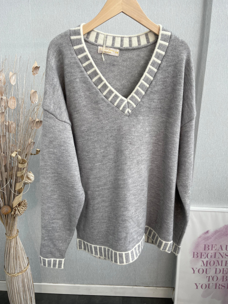 Wholesaler Emma & Ashley design - OVERSIZED V-NECK SWEATER