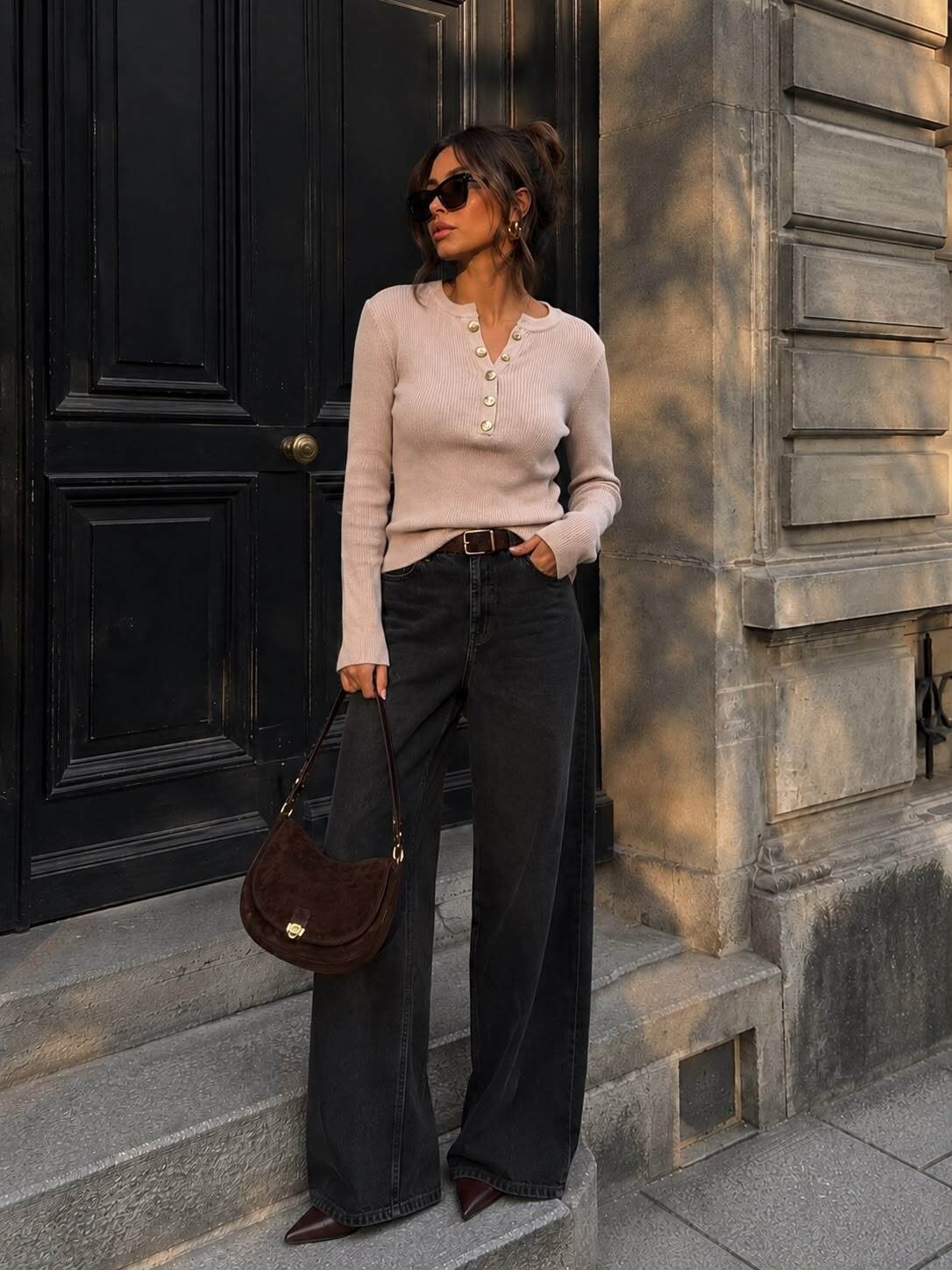 Grossiste Emma & Ashley design - PULL FEMME EN MAILLE CÔTELÉE À ENCOLURE HENLEY – BOUTONS MÉTALLISÉS & COUPE AJUSTÉE