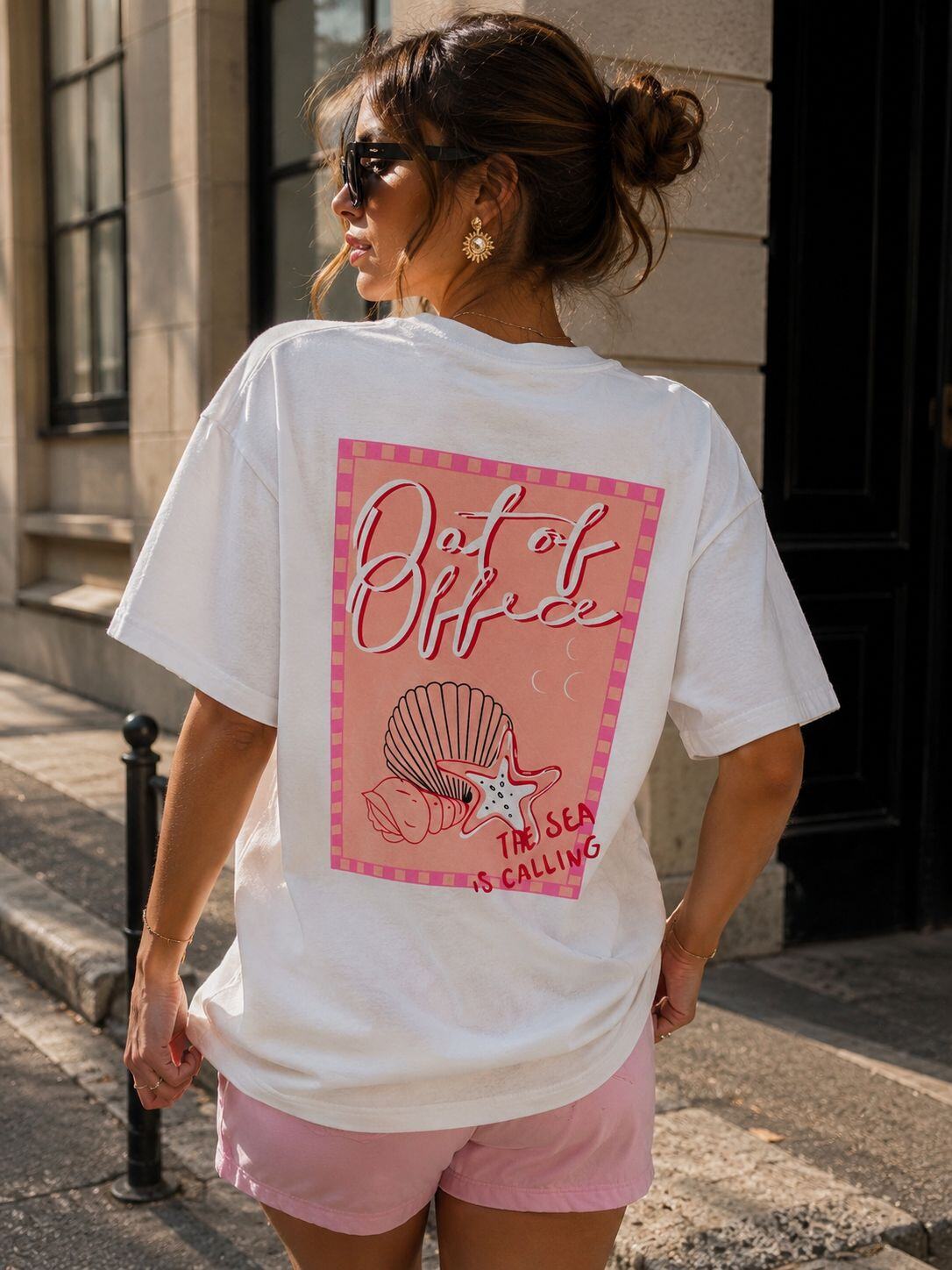 Grossiste Emma & Ashley design - T-shirt Oversize Femme Imprimé Out of Office – Imprimé Devant & Dos – Style Casual Estival