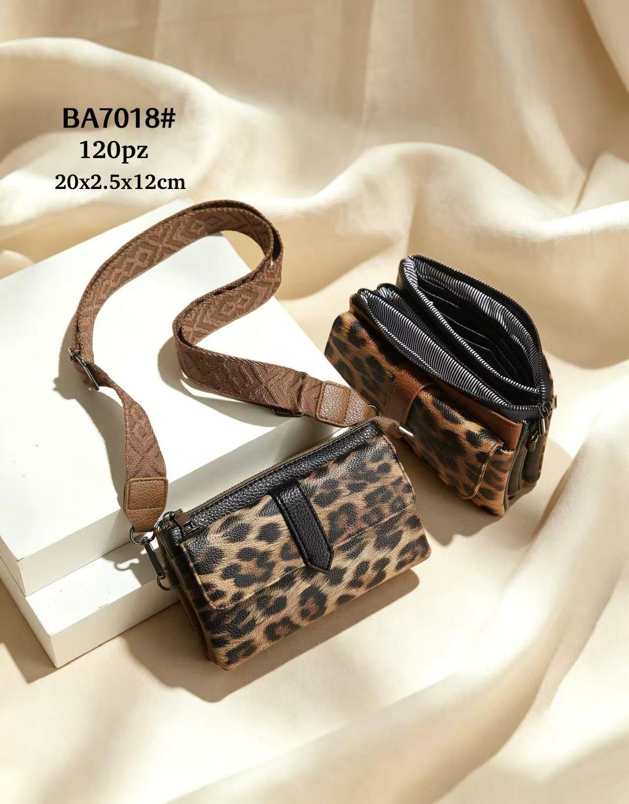 Grossiste Emma Dore (Sacs) - Sac bandoulière imprimé léopard multi compartiment
