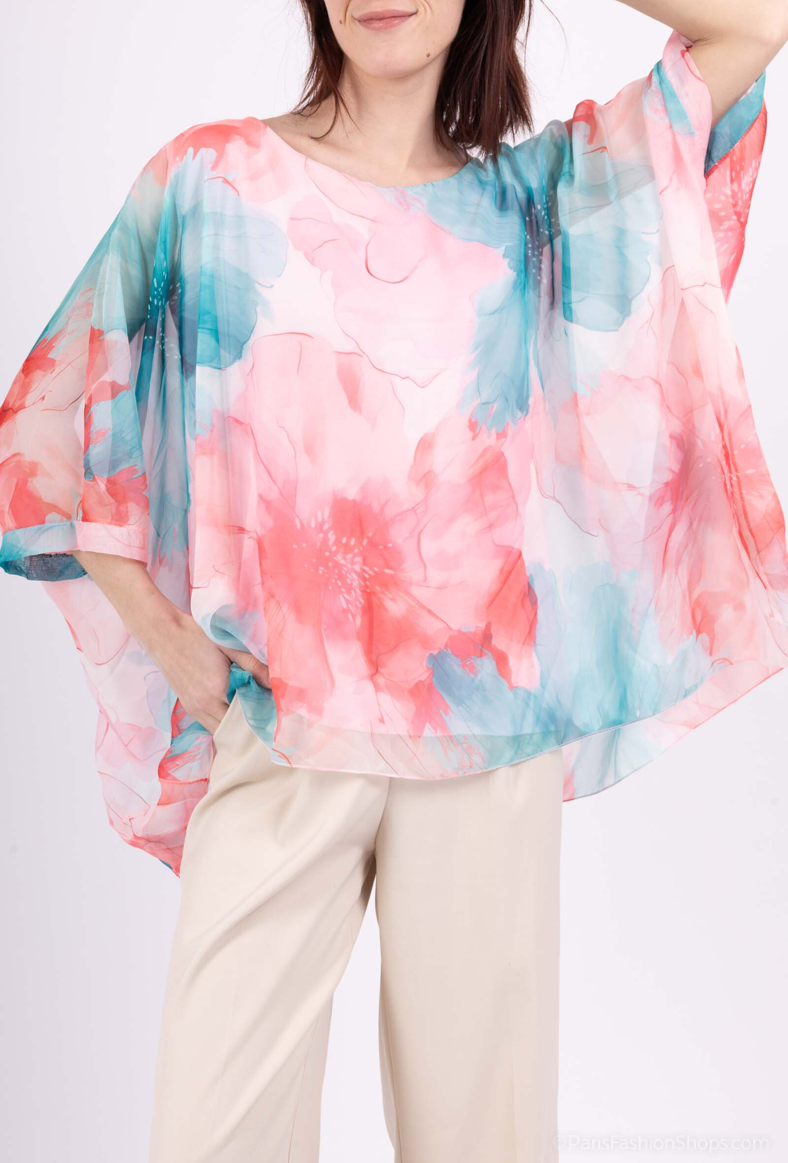 Wholesaler Emma Dore - Floral blouse with batwing sleeves
