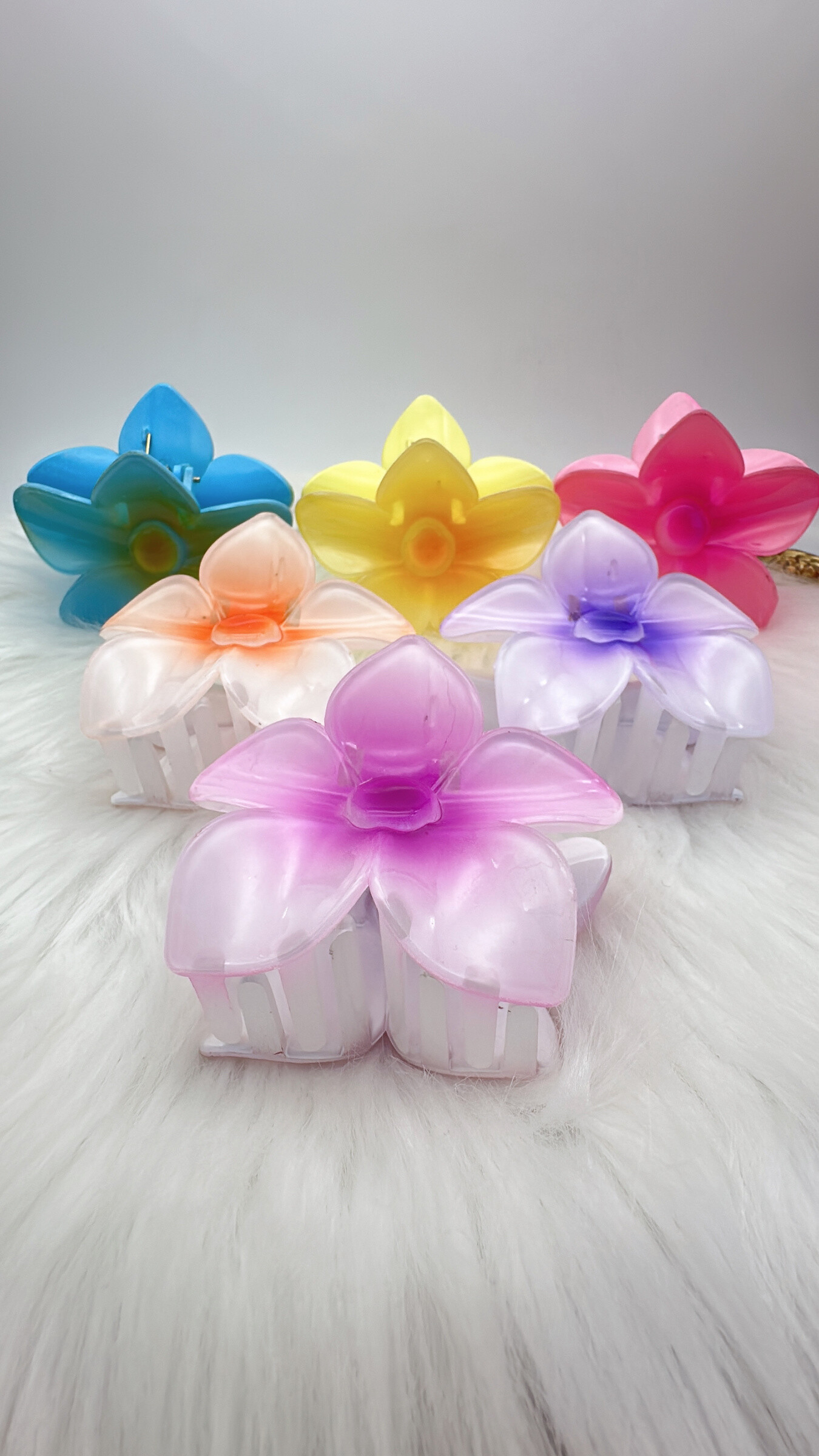 Grossiste ROSE PINK - 12 PINCES A CHEVEUX COULEURS MELANGEES (8CM)