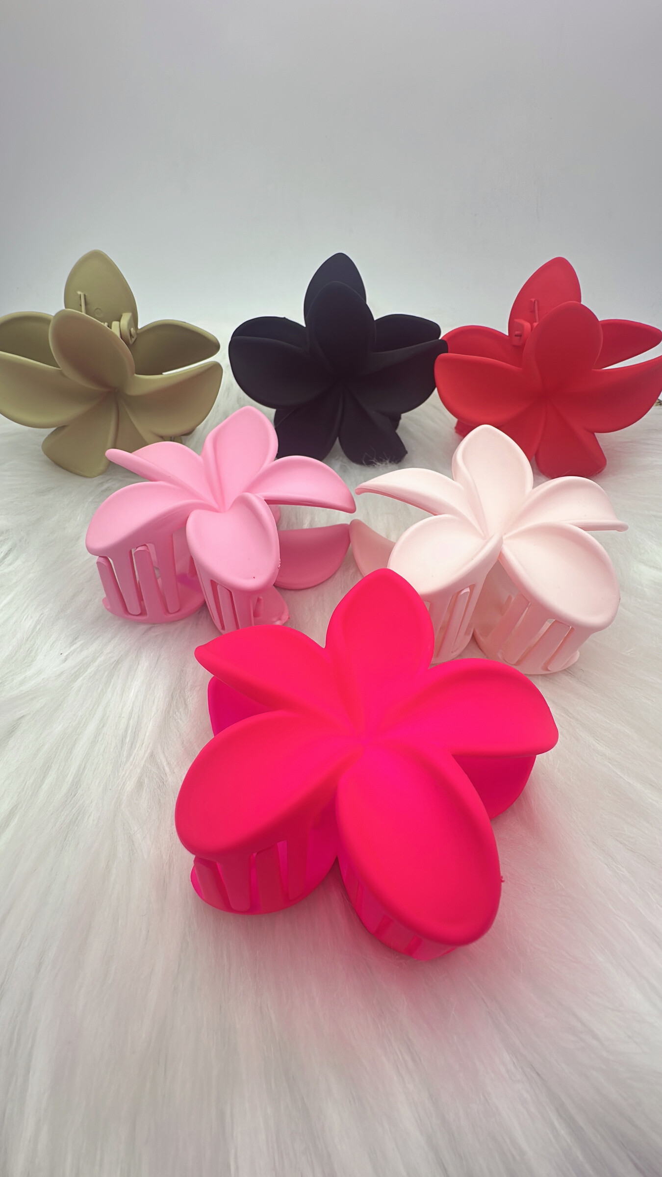 Grossiste ROSE PINK - 12 PINCES A CHEVEUX COULEURS MELANGEES