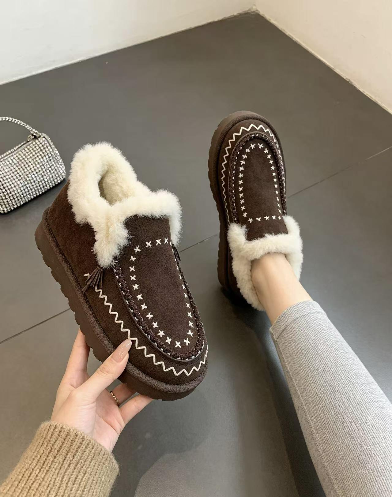 Großhändler ERICA SHOES - Damen-Winterstiefeletten mit dicker Sohle und warmem Futter