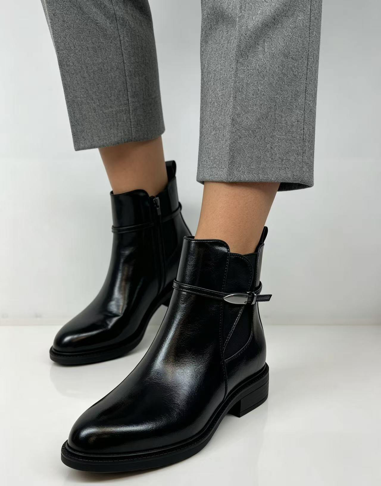 Wholesaler ERICA SHOES - Women's retro ankle boots