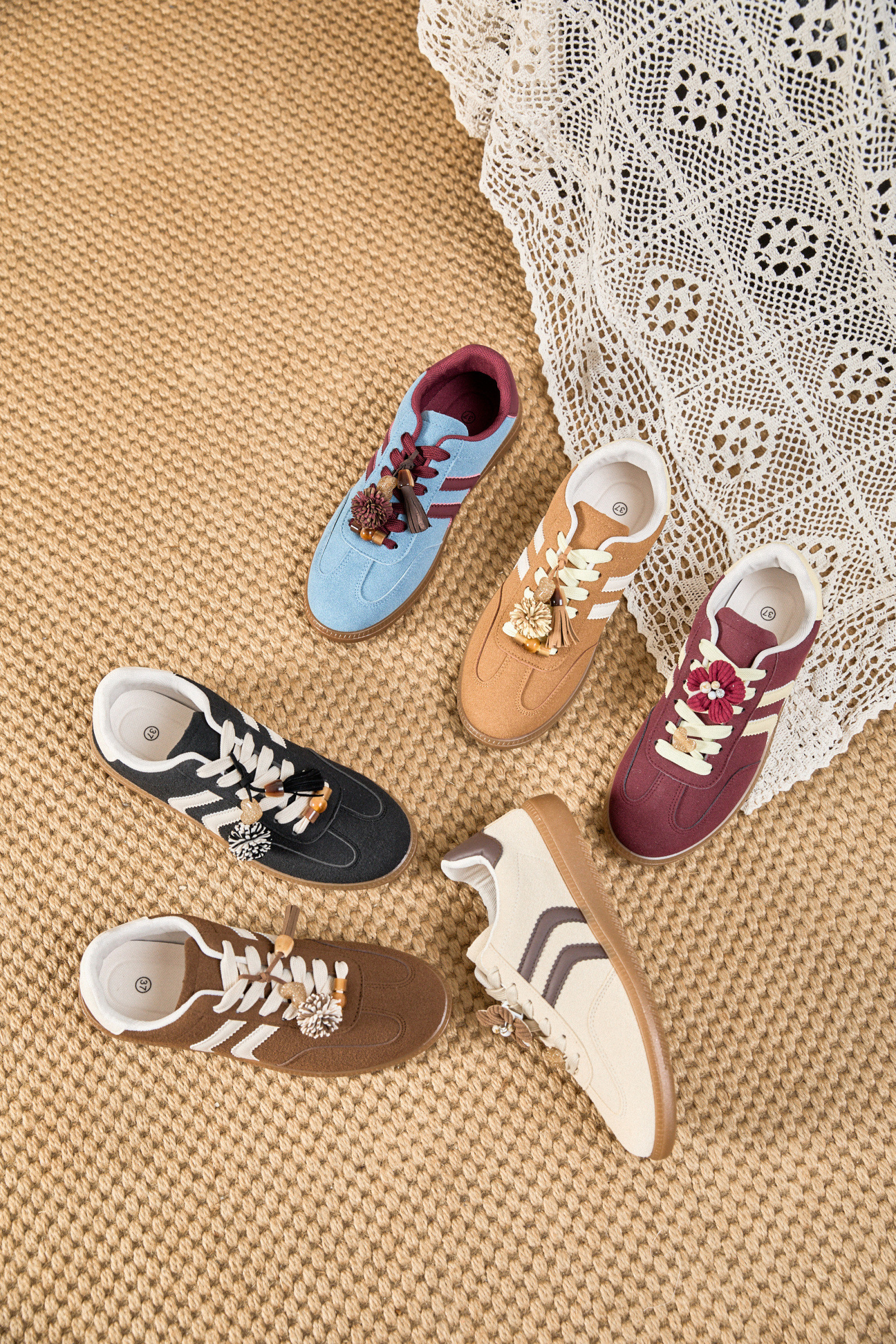 Grossiste Erynn - Basket avec charms fleur