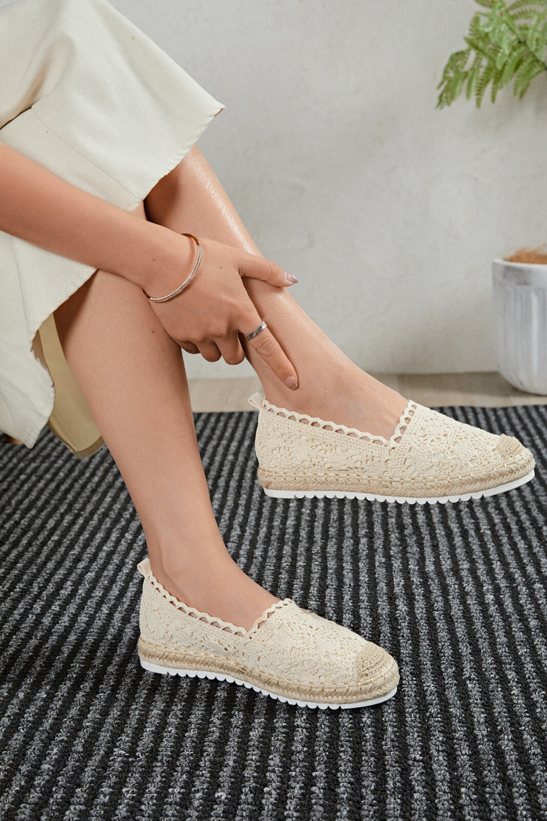 Grossiste Erynn - espadrille dentelle MODESTIE