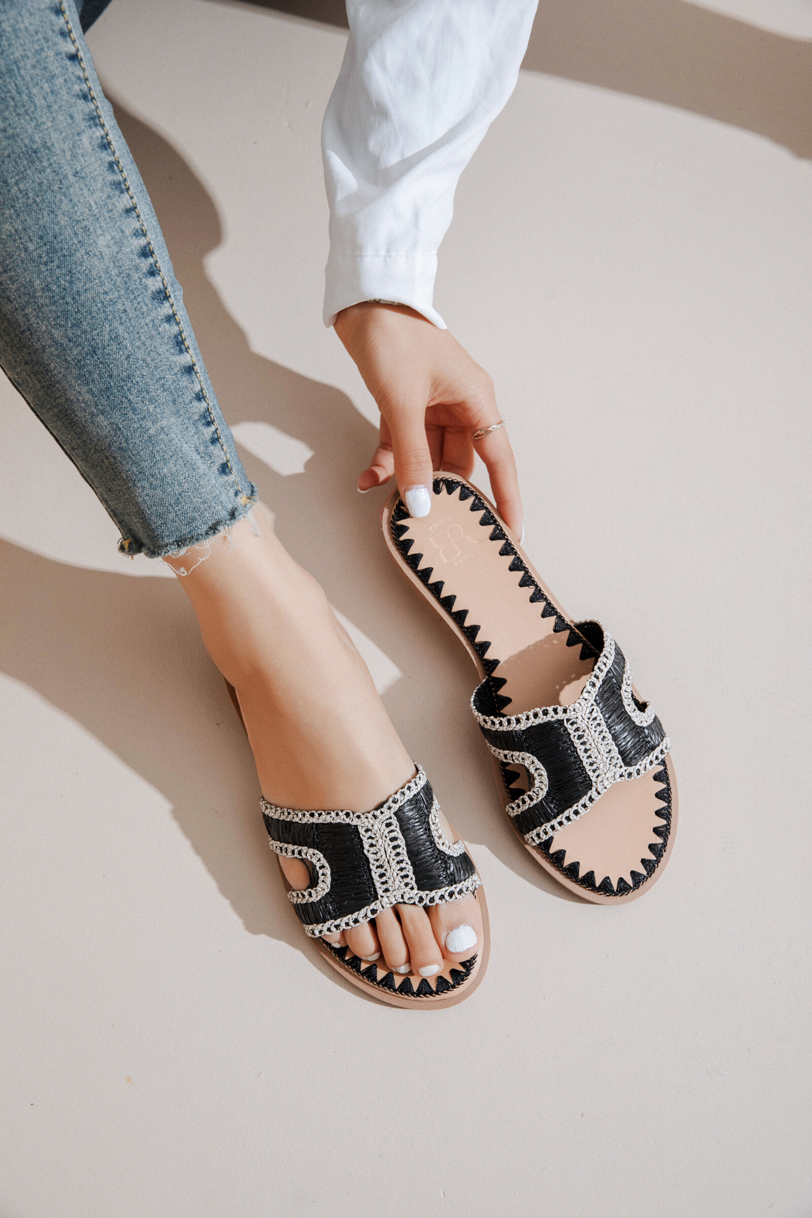 Sandales ARIELLA pour femme, idéales pour l'été, légères et stylées, fabrication chinoise, parfaites pour la saison chaude.