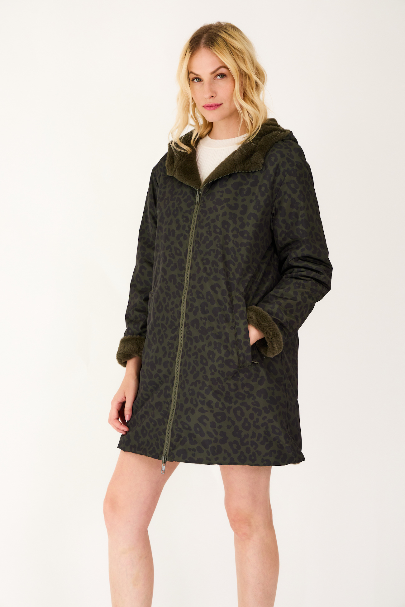 Wholesaler ESCANDELLE Paris - Reversible faux fur parka with leopard print