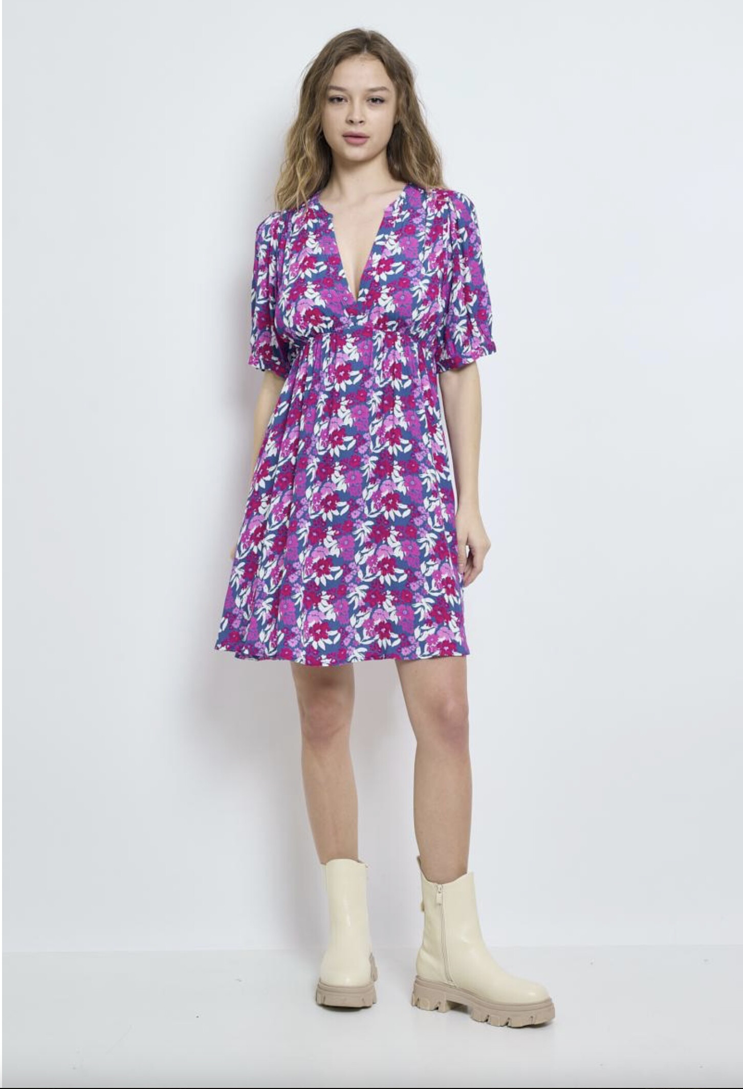 Grossiste ESCANDELLE Paris - Robe 100% Viscose, évasée, print, manches courtes, imprimé fleuri
