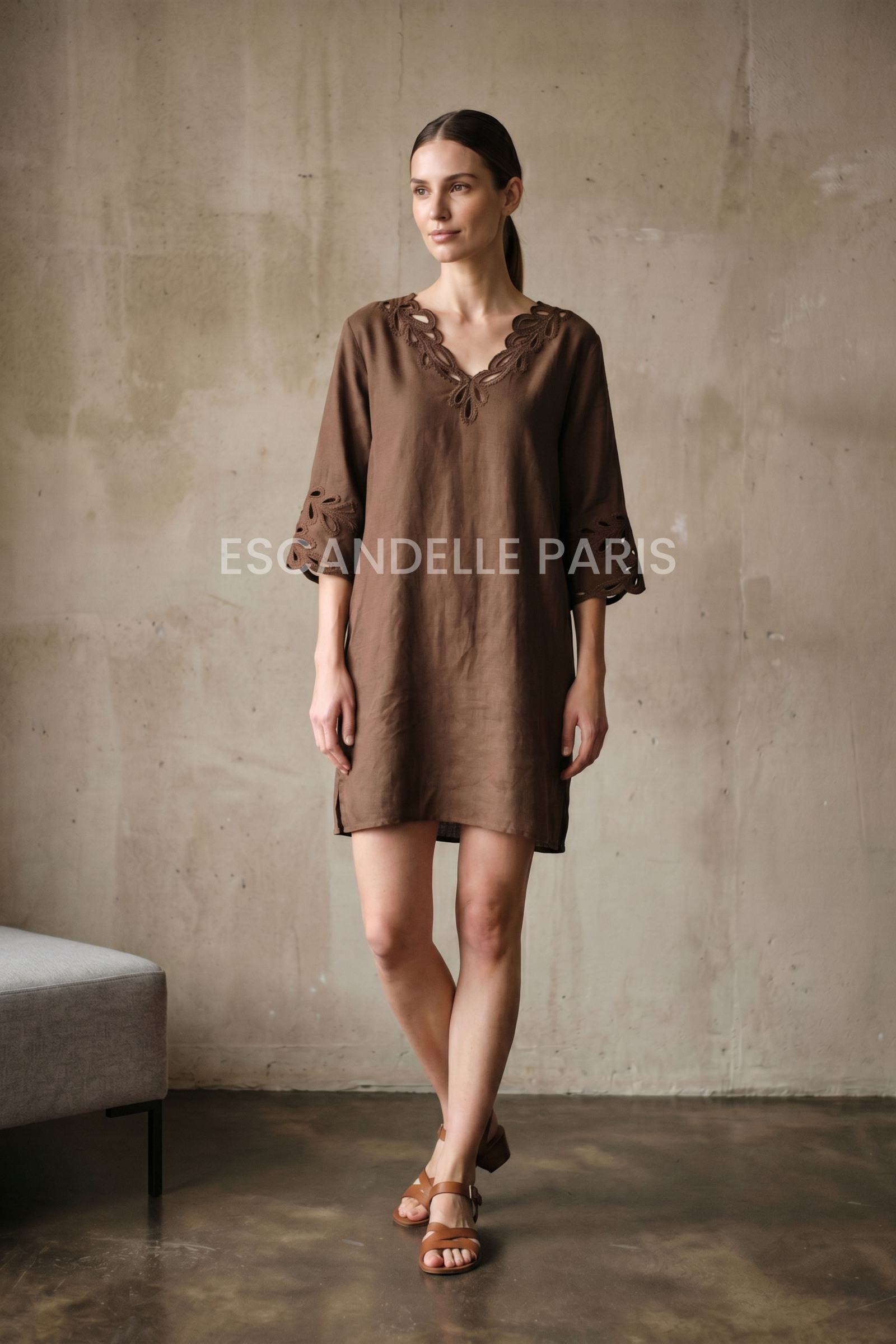 Großhändler ESCANDELLE Paris - Besticktes Kurzarm-Leinenkleid