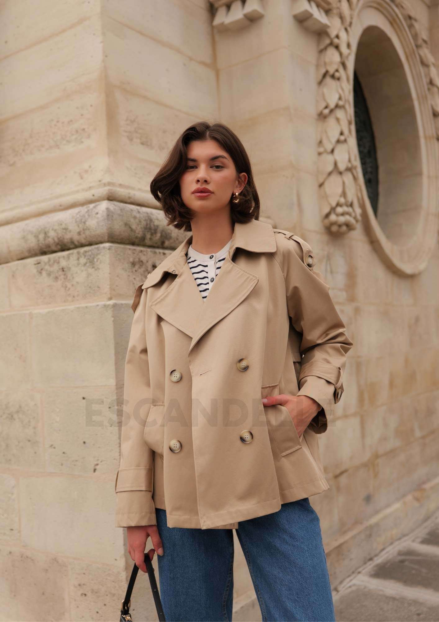 Grossista ESCANDELLE Paris - CHARLIZE - Trench corto semplice e idrorepellente, colletto a revers