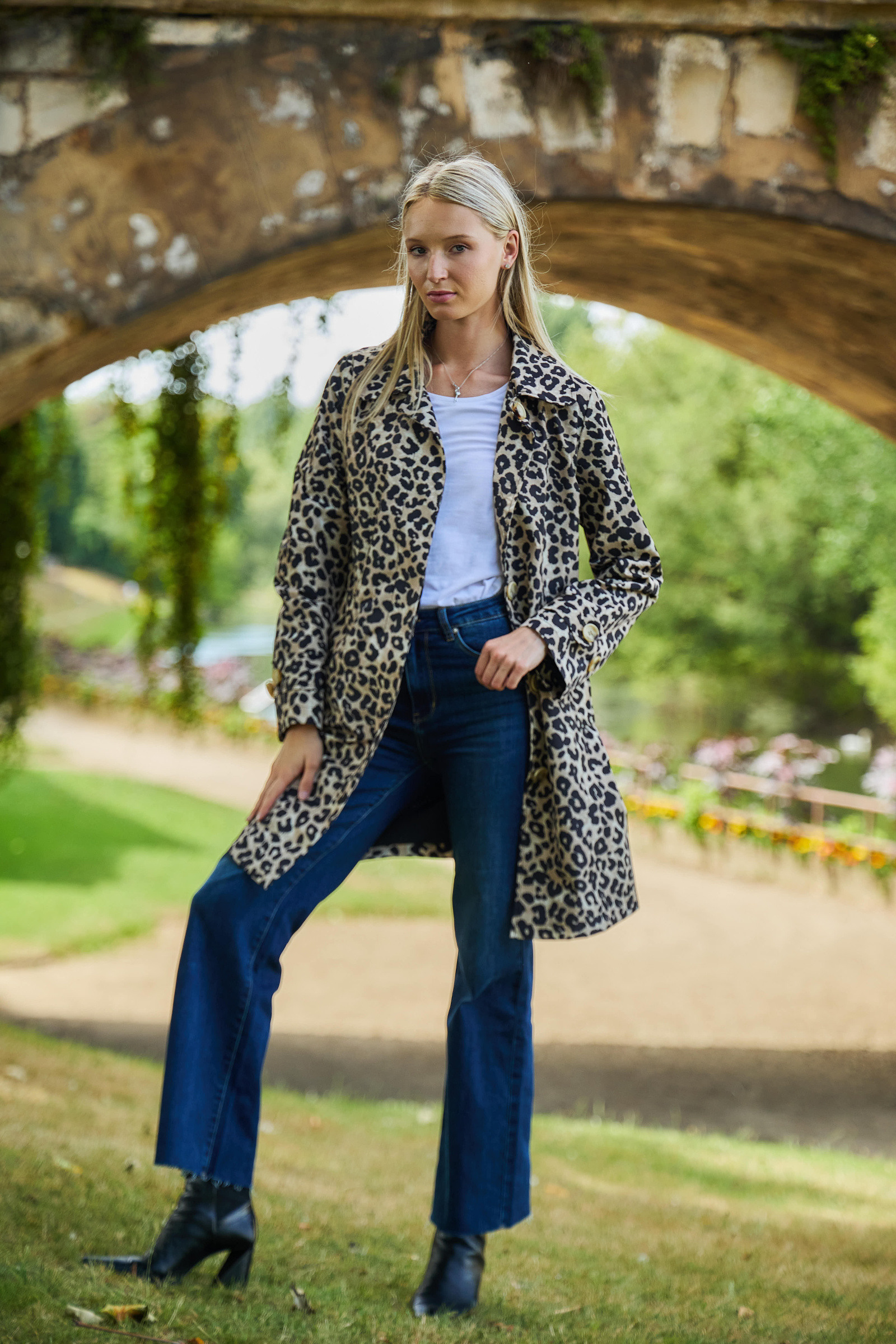 Grossista ESCANDELLE Paris - GABY - Trench diritto di media lunghezza impermeabile con stampa leopardata