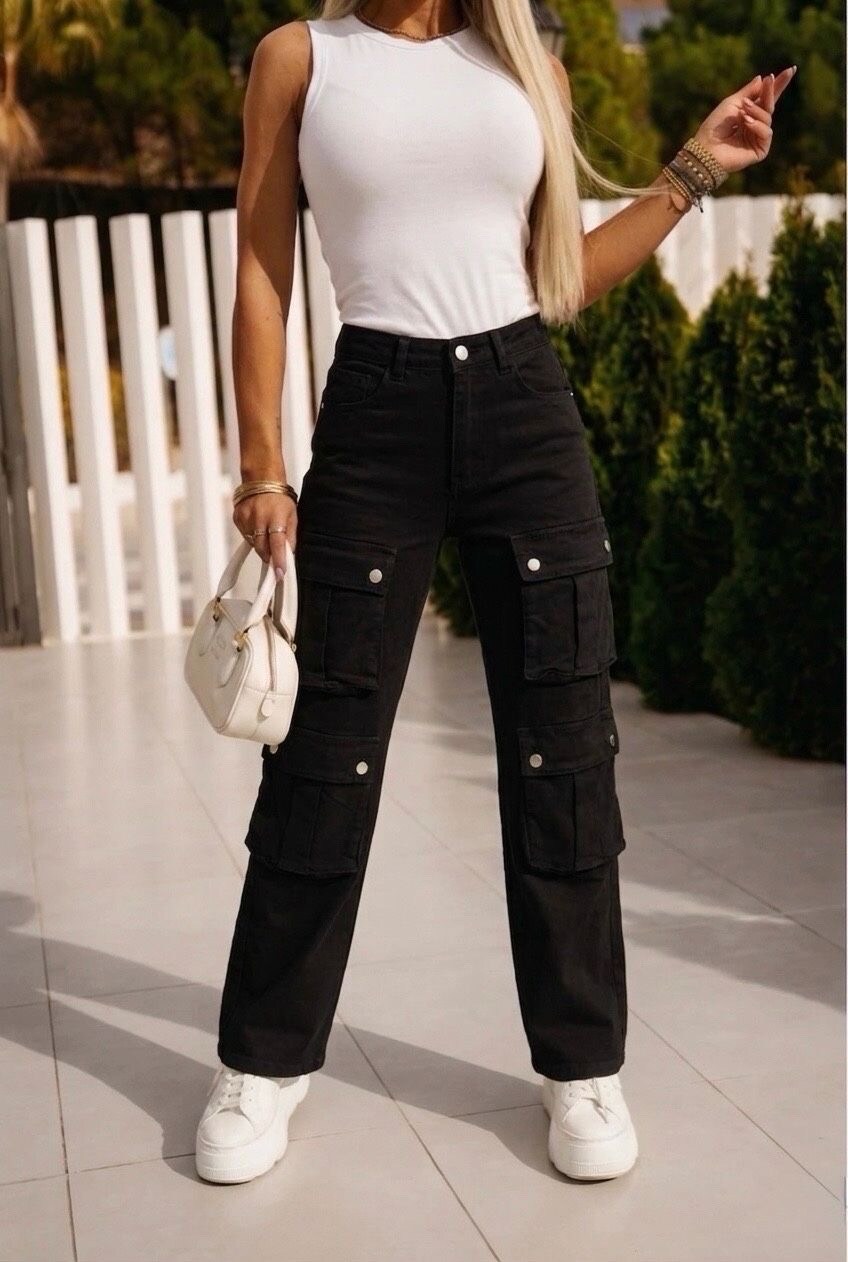 Grossiste Estee Brown - Pantalon Cargo Wide Leg - L'allié confort et style