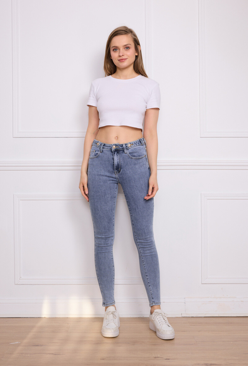 Grossista Estee Brown - Jeans skinny con bottoni dorati