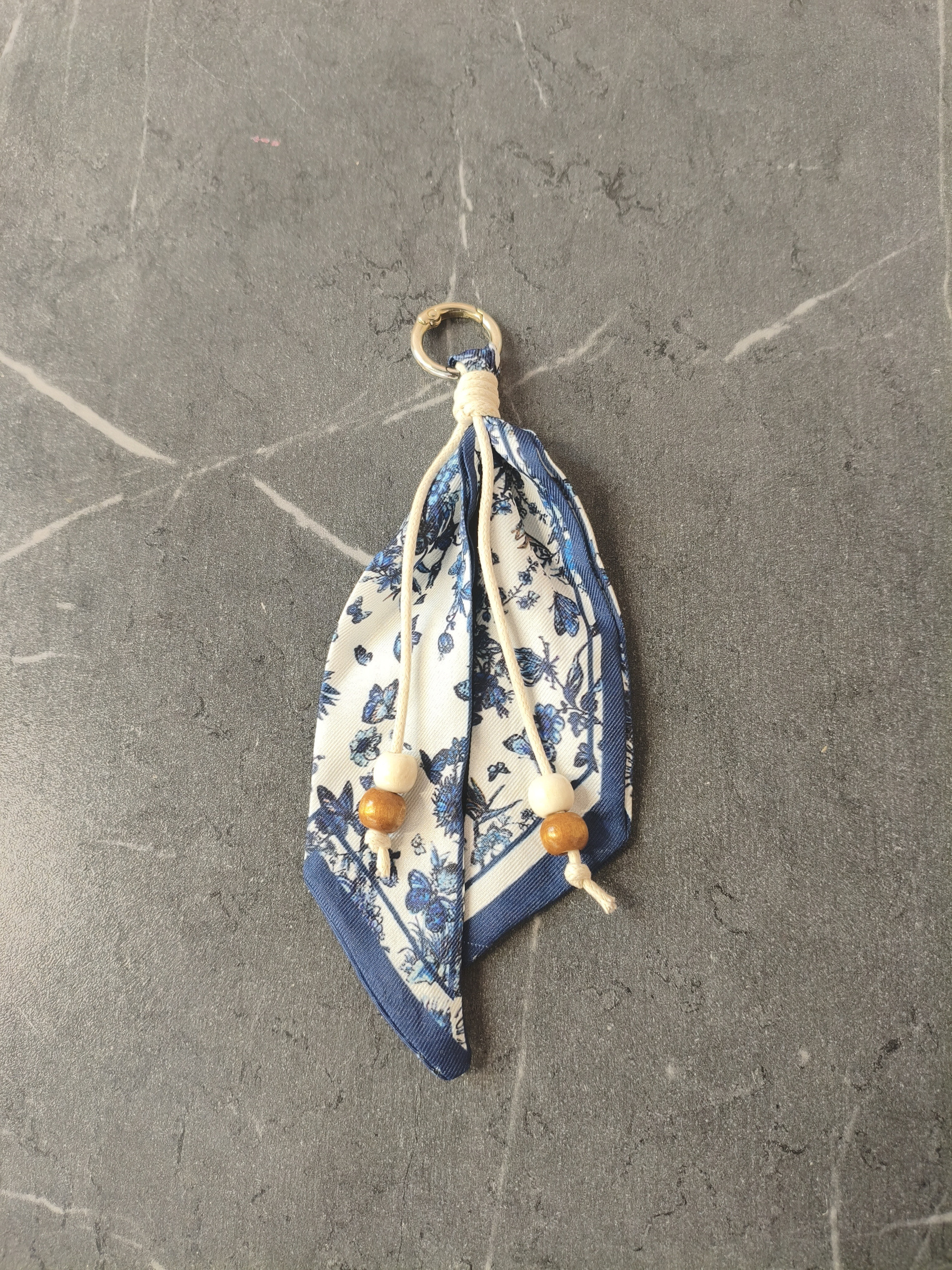 Wholesaler ESTEE - PATTERNED KEYCHAIN PERFECT FOR ATTACHING TO YOUR BAG, PURSE...ETC