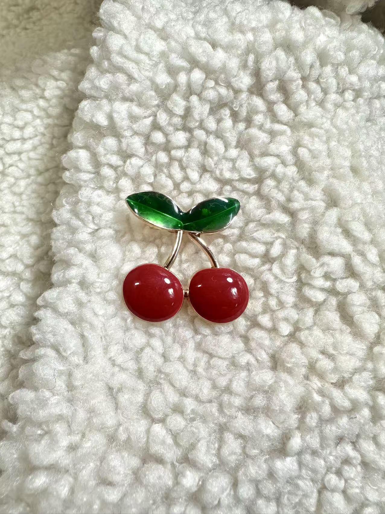 Grossiste ESTEE - BROCHE DOUBLE CERISE
