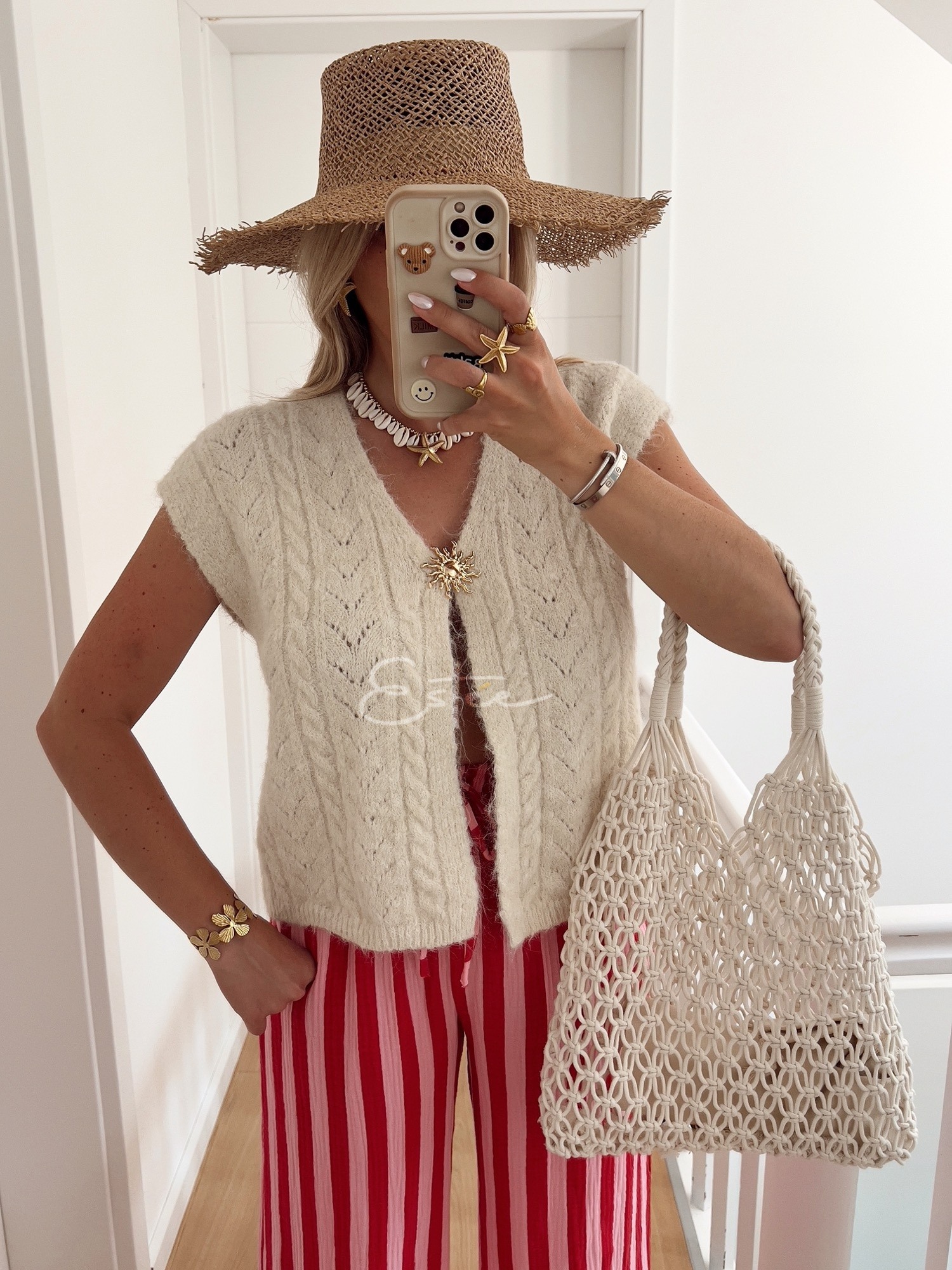 Wholesaler ESTEE - Sleeveless Wool Vest with Sun Brooch
