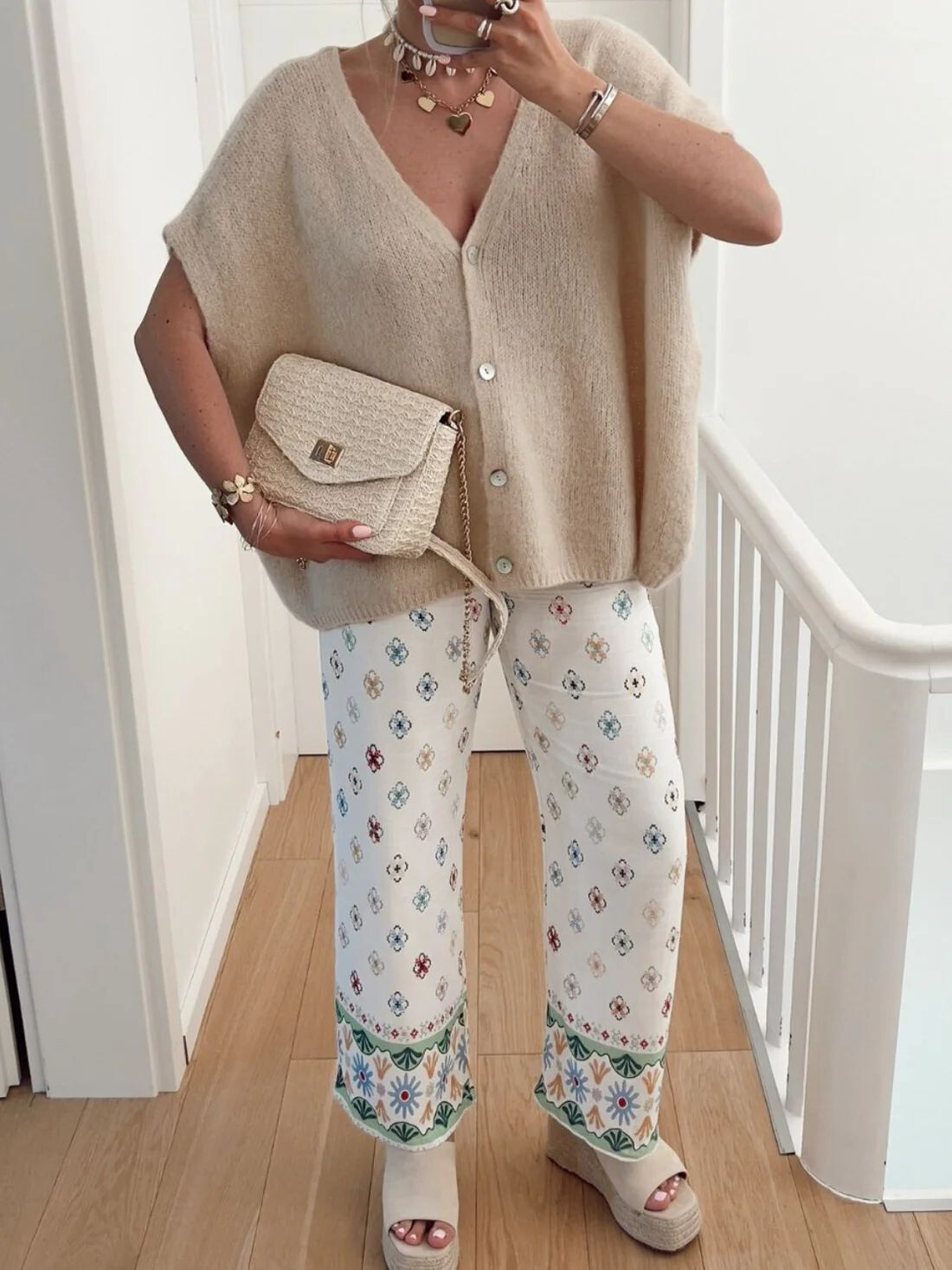 Wholesaler ESTEE - VEST WITH BUTTON