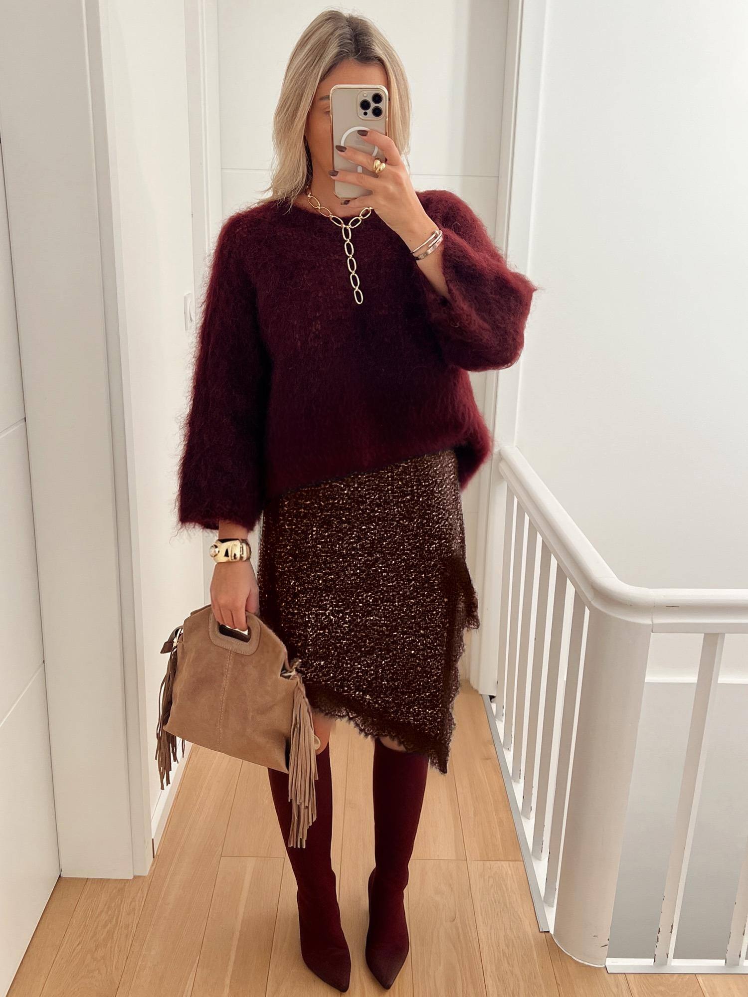 Grossiste ESTEE - Jupe en sequins brillants et dentelle avec doublure short, taille élastique, matière entièrement extensible idéale pour les occasions festives