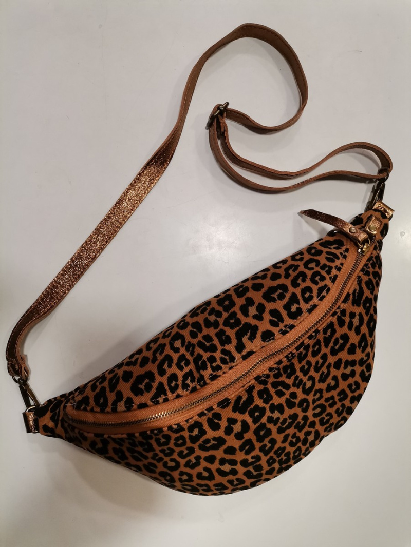 Wholesaler EURO YU BAG'S - banana bag