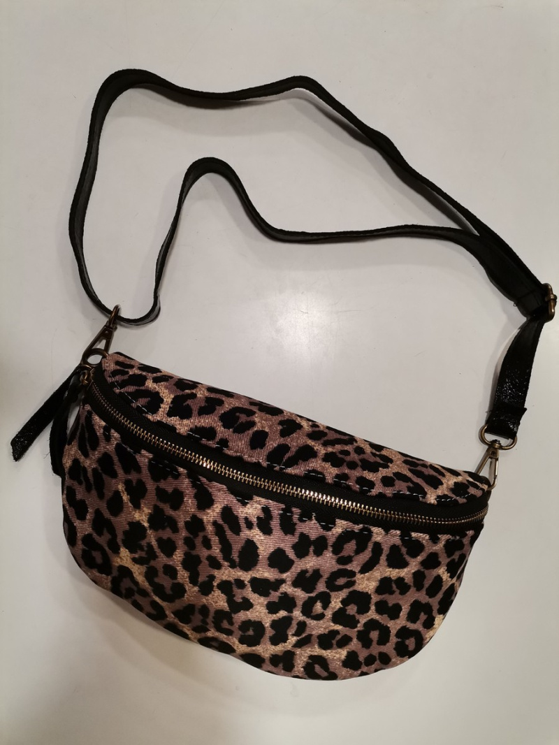 Wholesaler EURO YU BAG'S - banana bag
