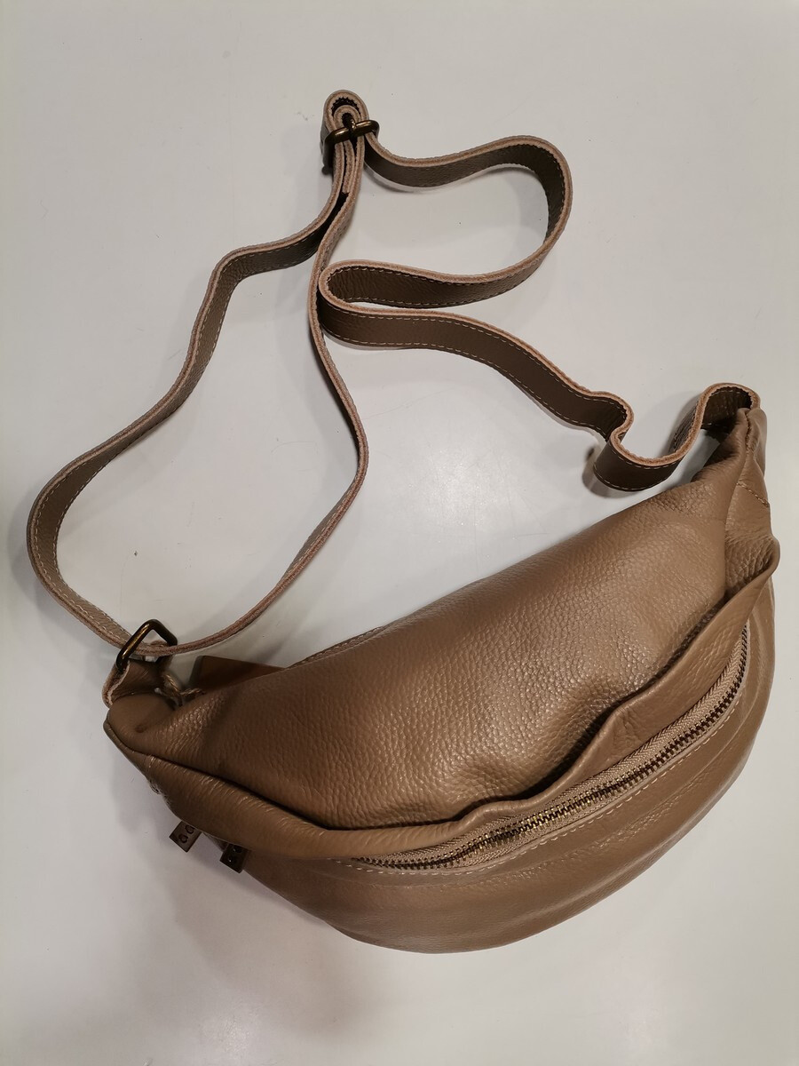 Wholesaler EURO YU BAG'S - banana bag