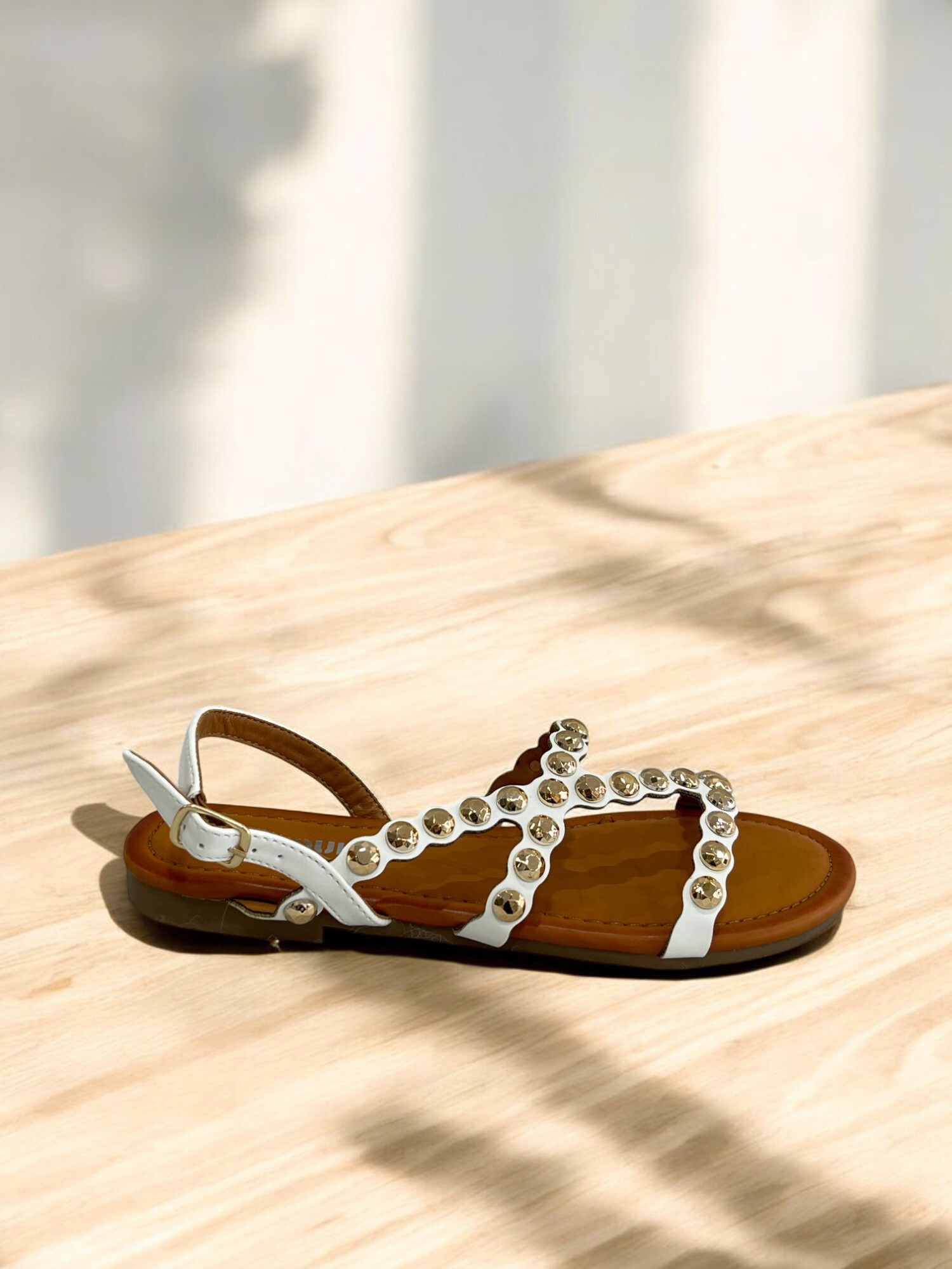 Wholesaler Exquily - Metal nails sandals