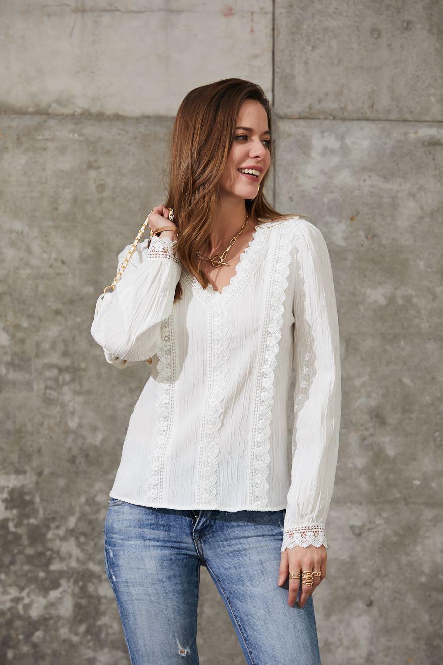 Grossiste Exquiss's - Blouse féminine chic à dentelle