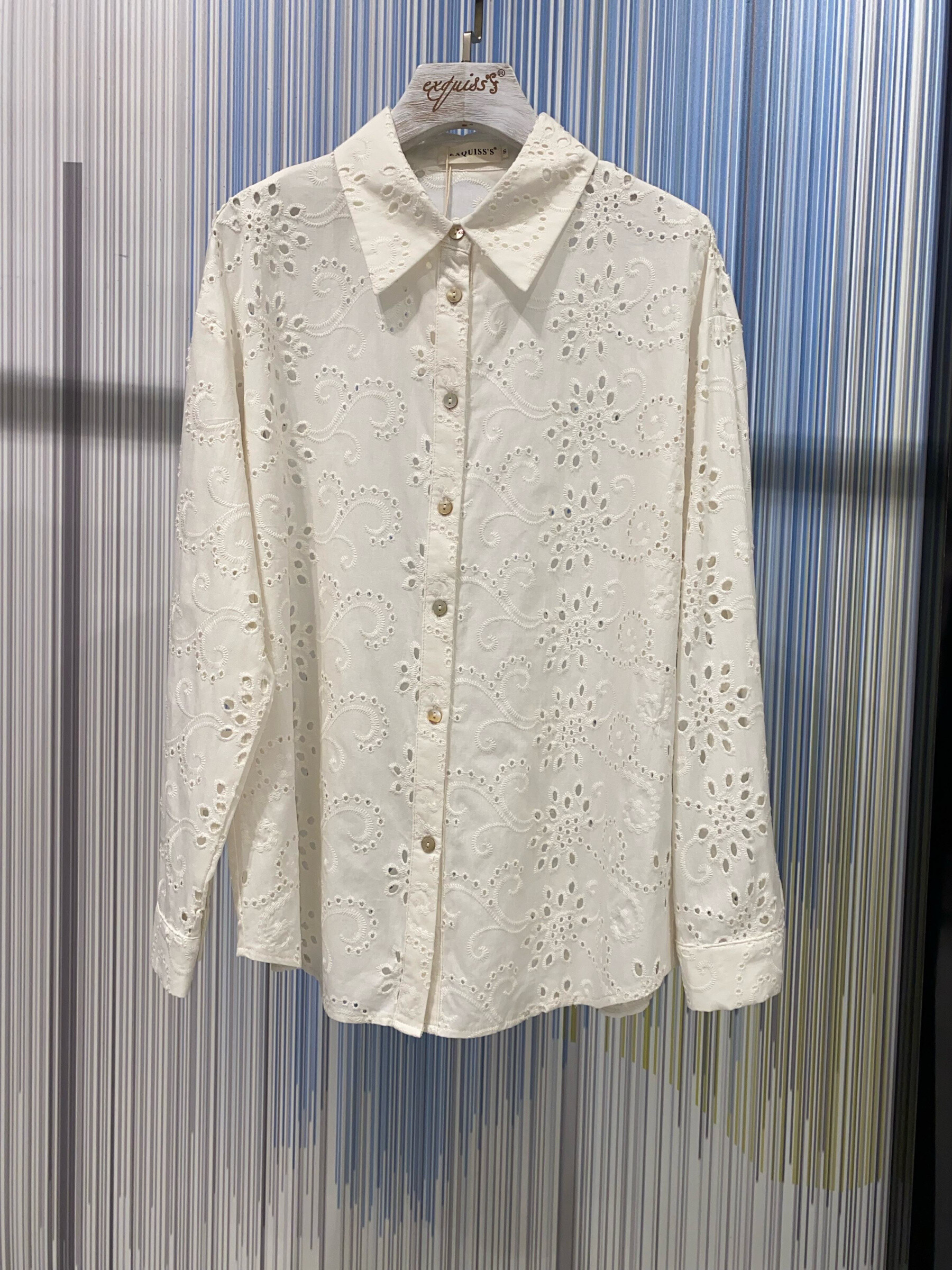 Grossiste Exquiss's - Chemise brodée à manches longues