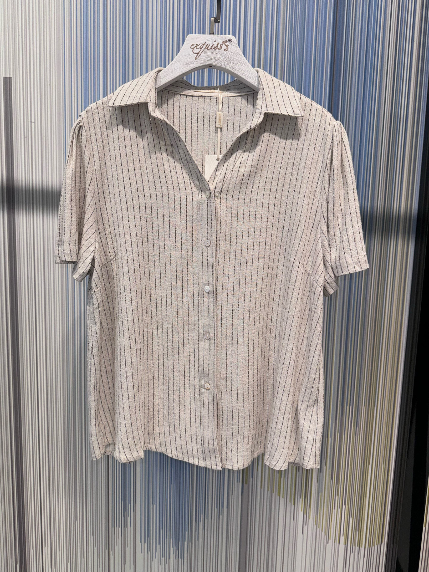 Wholesaler Exquiss's - Elegant striped shirt