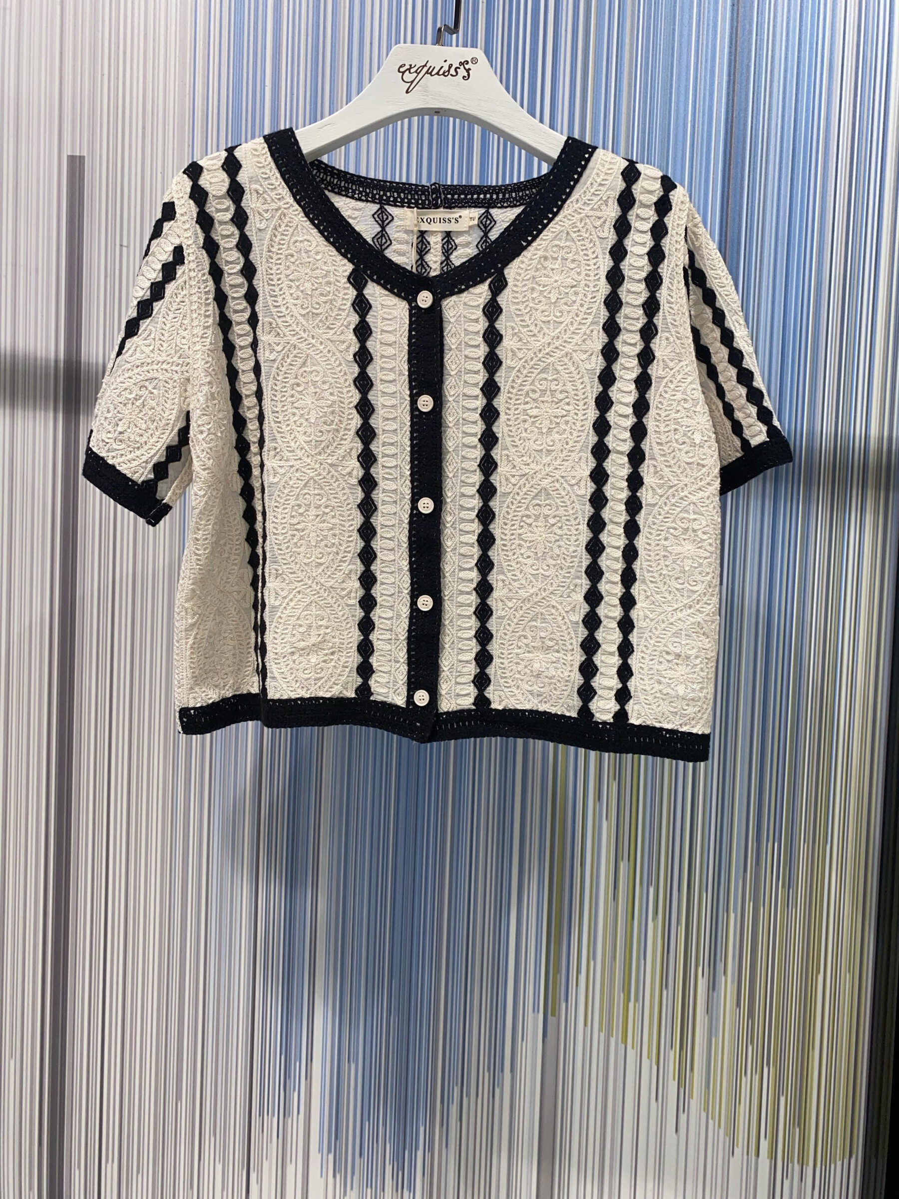 Großhändler Exquiss's - Knopfspitze -Strickjacke