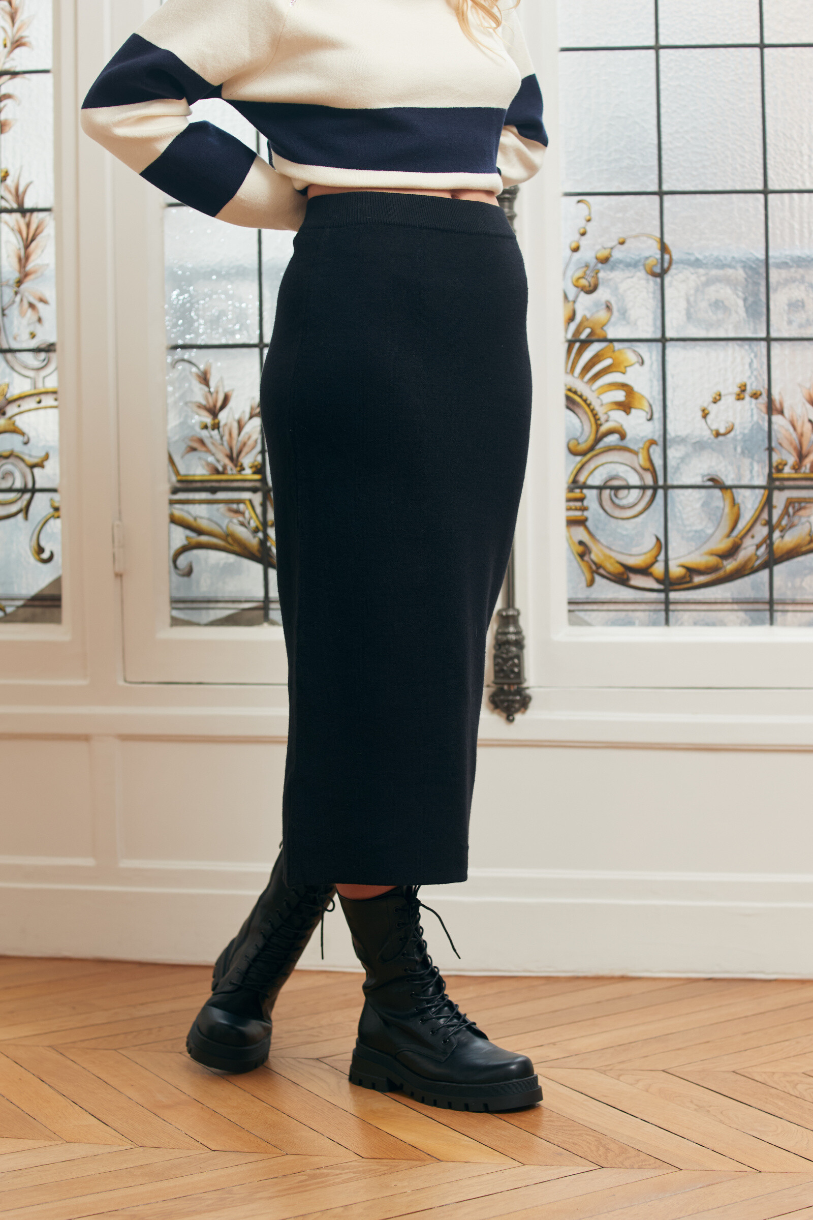 Wholesaler Exquiss's - Elegant midi skirt