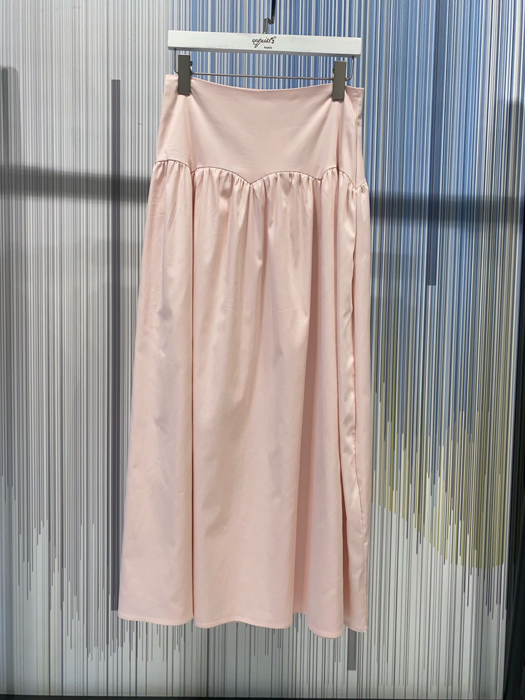 Wholesaler Exquiss's - Flowy and elegant long skirt