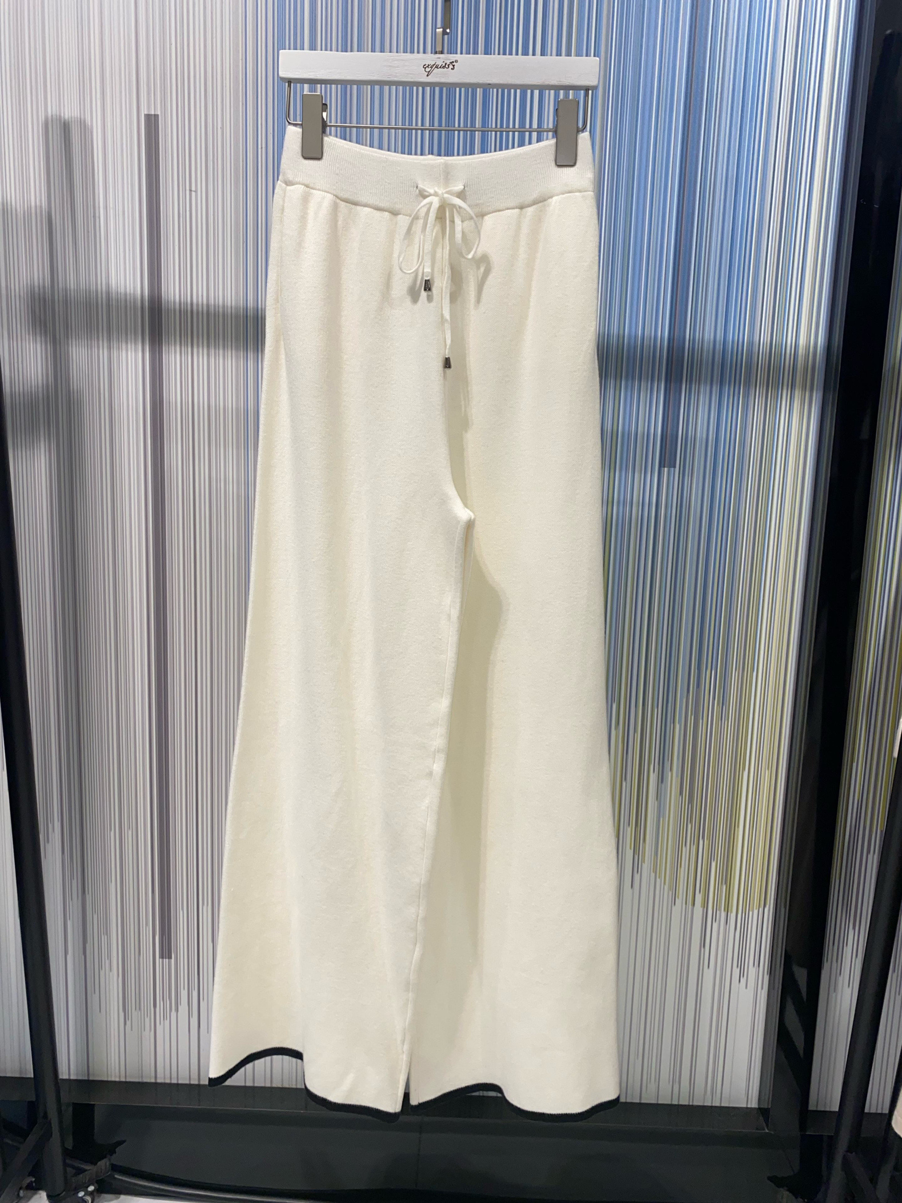 Grossiste Exquiss's - Pantalon ample chic