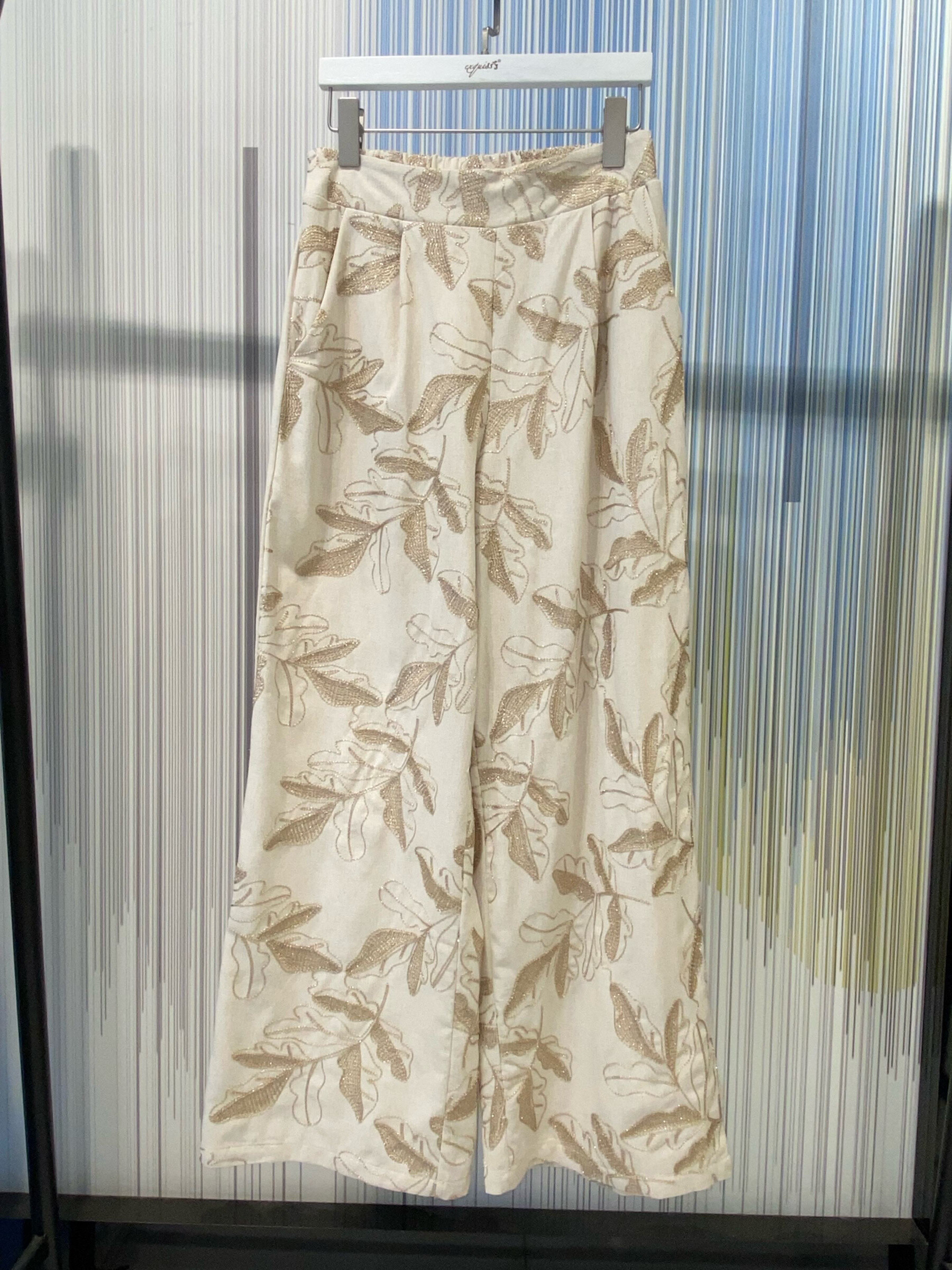 Grossiste Exquiss's - Pantalon large à motifs floraux