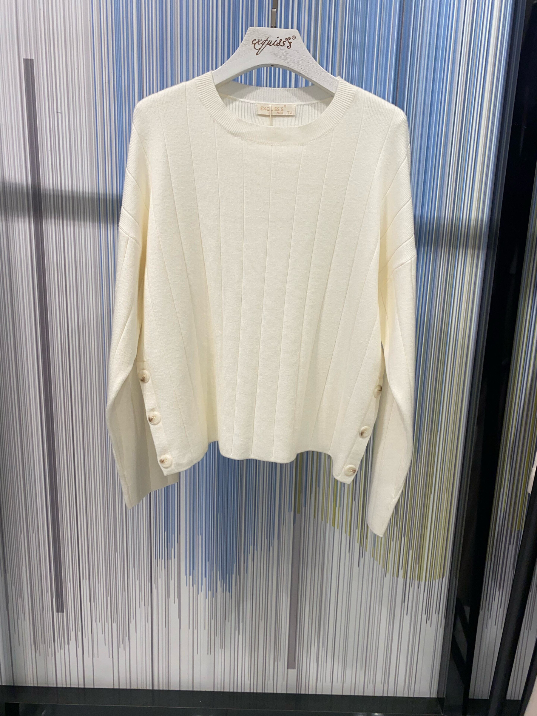 Wholesaler Exquiss's - Buttoned ribbed sweater