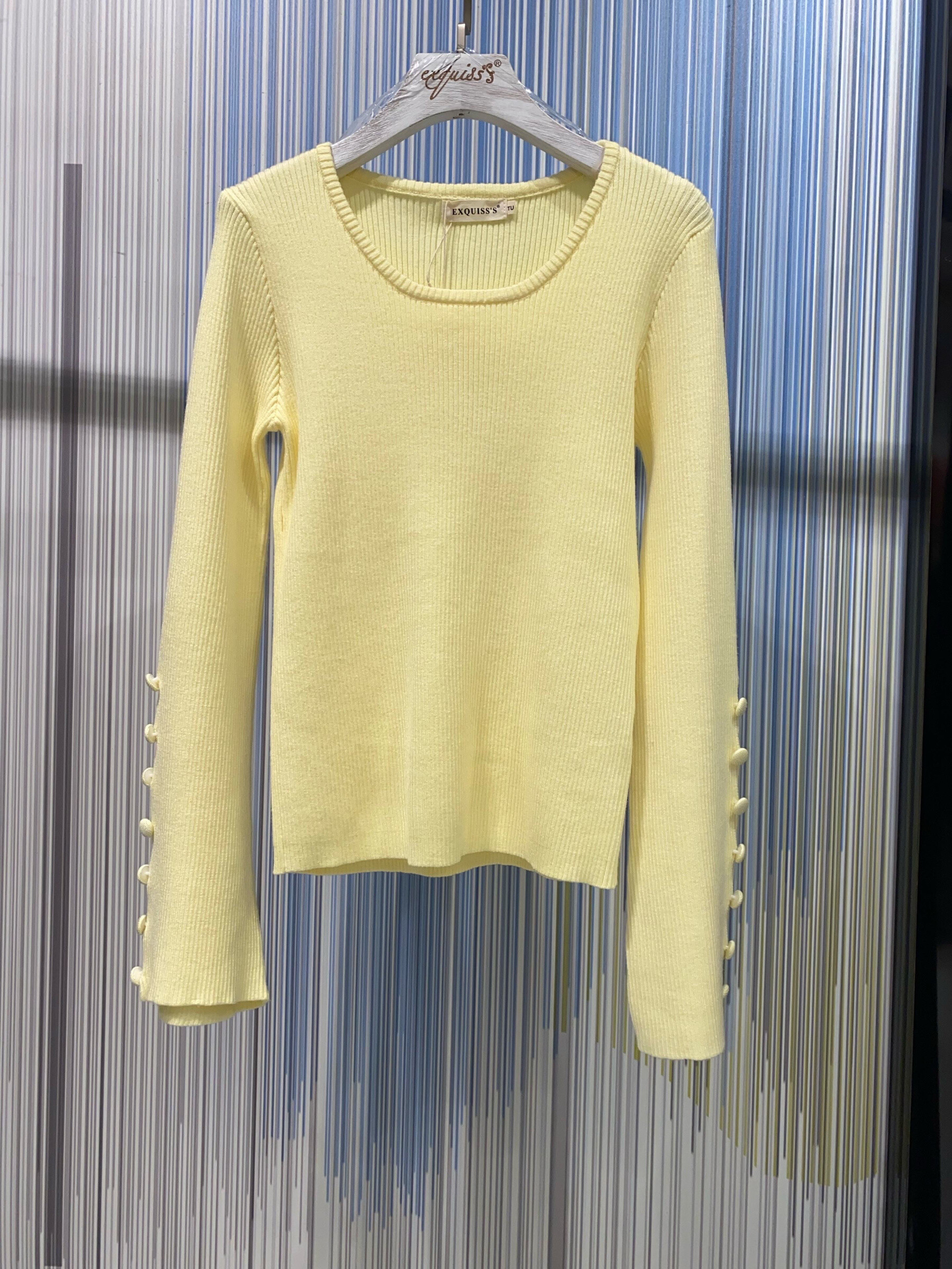 Wholesaler Exquiss's - Ribbed knit sweater with decorative buttons on the sleeves