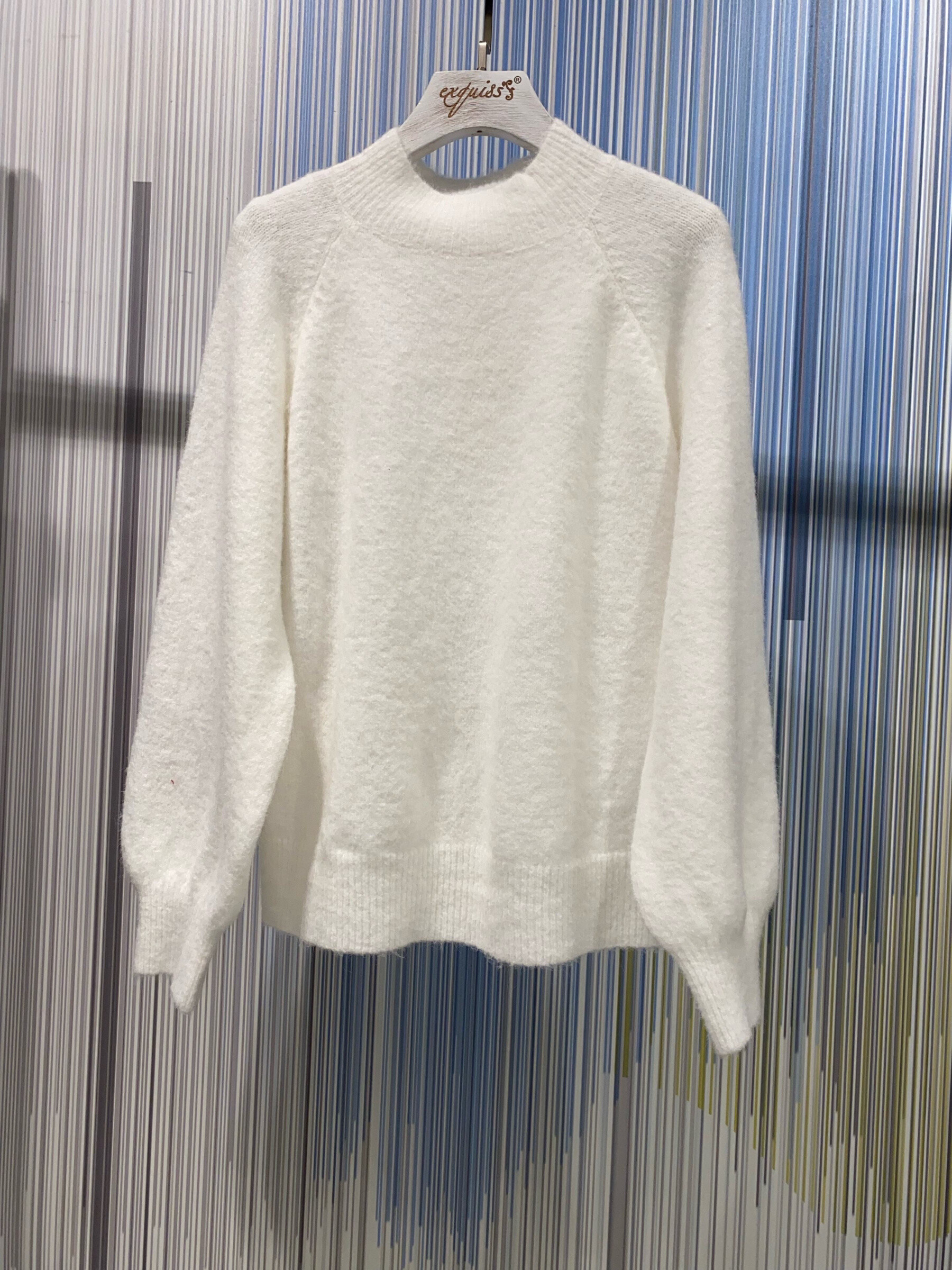Wholesaler Exquiss's - Soft long-sleeved sweater with stand-up collar
