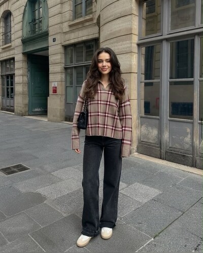 Großhändler Exquiss's - Gestreifter Pullover mit Kragen Großhändler Exquiss's - Gestreifter Pullover mit Kragen