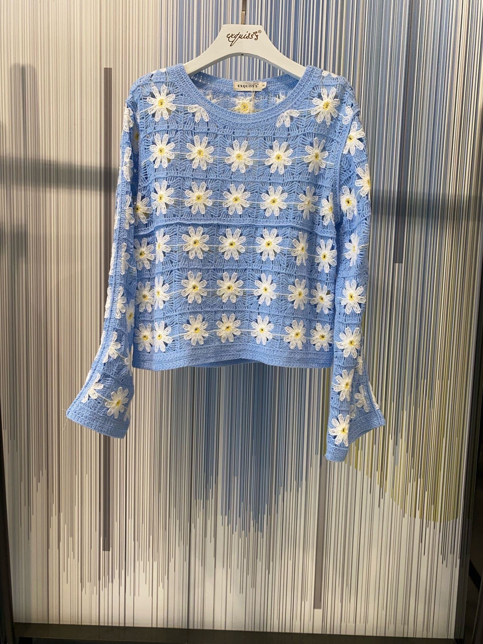 Wholesaler Exquiss's - Flower with flared sleeve