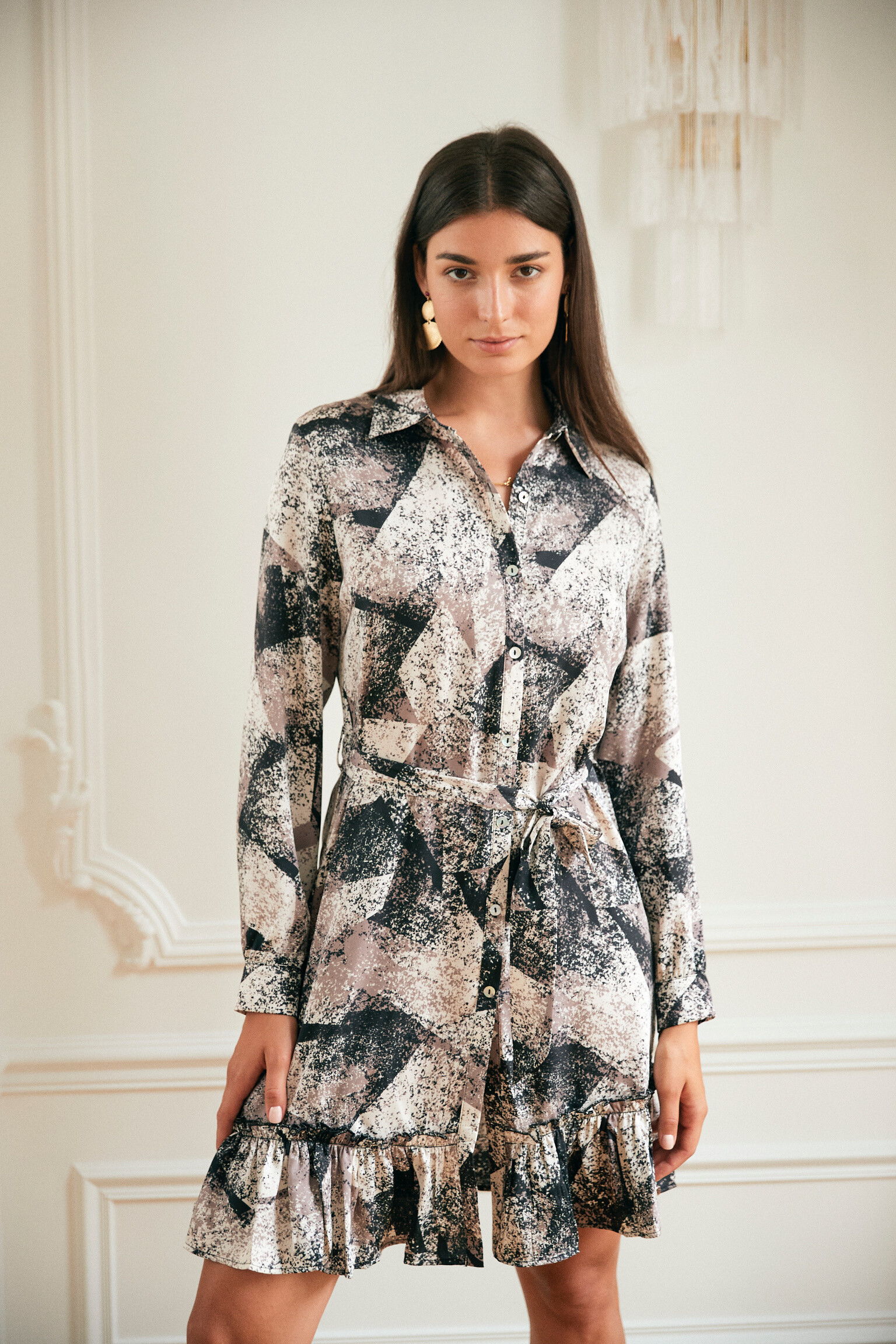 Großhändler Exquiss's - Langärmliges Kleid mit Rüschen